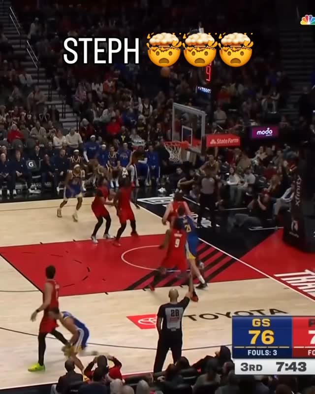 Steph turned around before it went in 🔥
