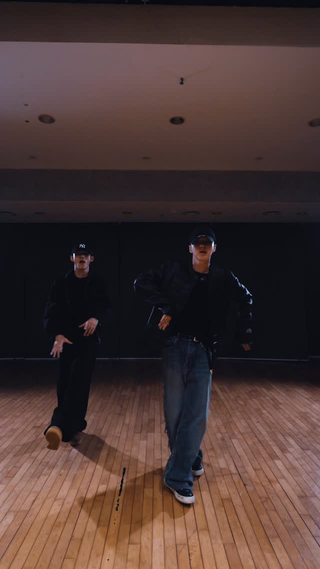 😎

choreo by @___wooga 
filmed by @bu_d_film