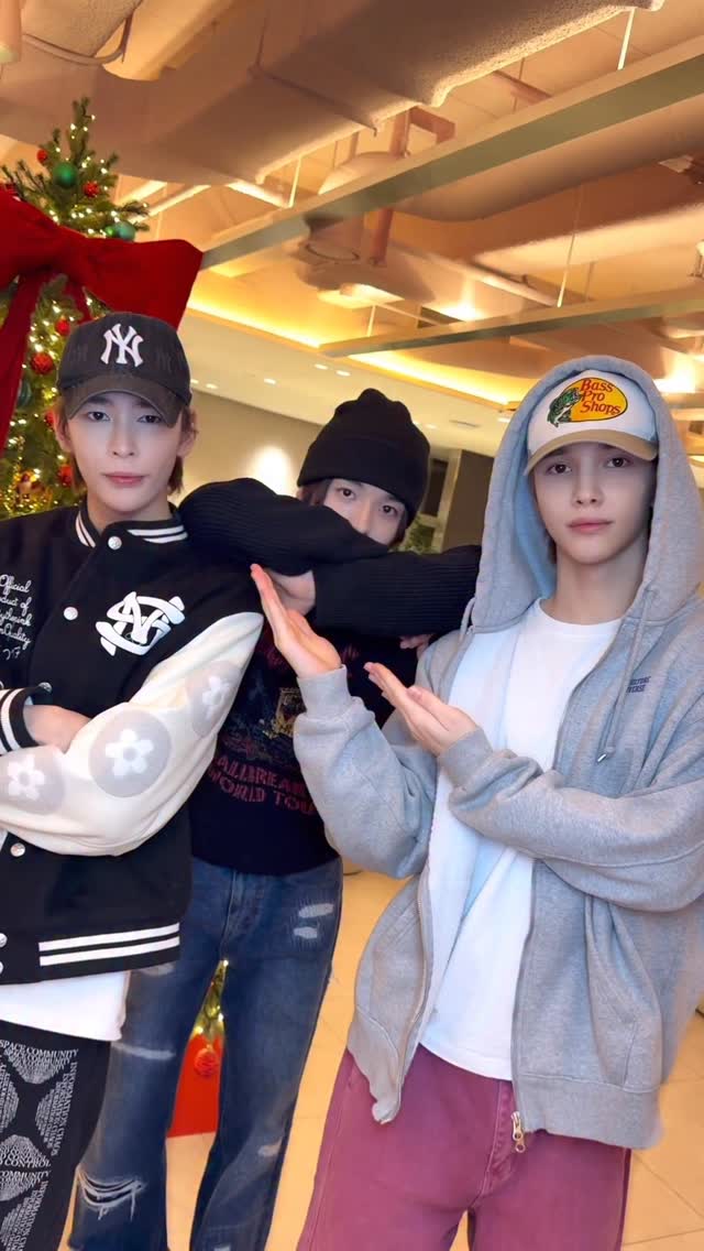 미리 메리 크리스마스🎁

#HANBI #SONGHA #DANIEL
#SMTR25