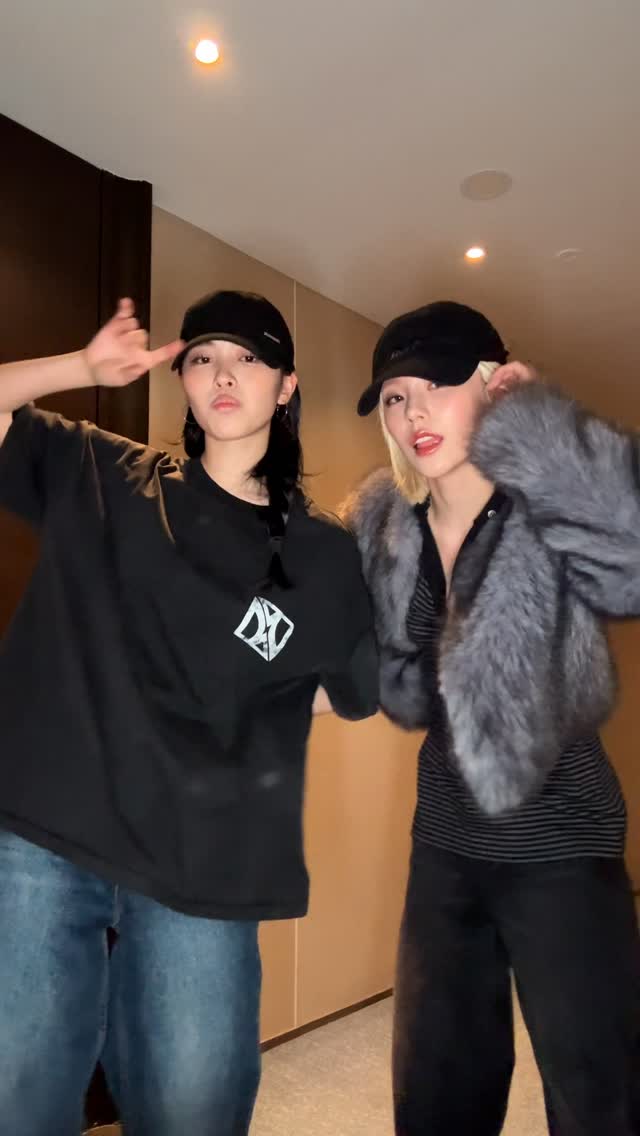 yeji, where ryu at?

#ITZY #YEJI #RYUJIN #WHEREYOUAT