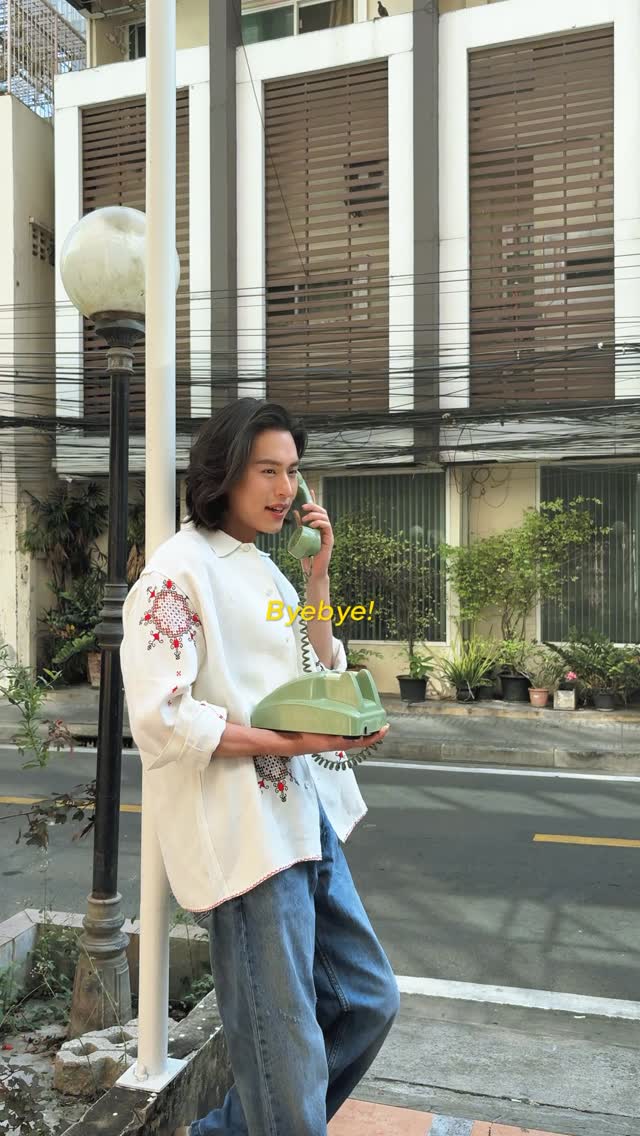 Hello ☎️ from BILLKIN to You 🤙🏻 ใครอยากลุ้นสิทธิ์เป็นผู้โชคดี 500 คน เข้าร่วมงาน BILLKIN ‘Grow With The Flow’ Album Fansign ก็ห้ามพลาดที่จะเป็นเจ้าของ Album Boxset (Special Edition) แล้วมาเจอกันวันที่ 2 - 3 พฤษภาคม นี้นะ 🧡

#GrowWithTheFlowAlbum #GrowWithTheFlowAlbumFansign 
#BillkinEntertainment #Bbillkin
——

BILLKIN ‘Grow With The Flow’ Album Boxset (Special Edition)
Price: THB 2,499

🛒 Start pre-order from December 1, 2025 (12:00 PM | GMT+7) to January 31, 2026 (11:59 PM | GMT+7) at http://waawbkk.com