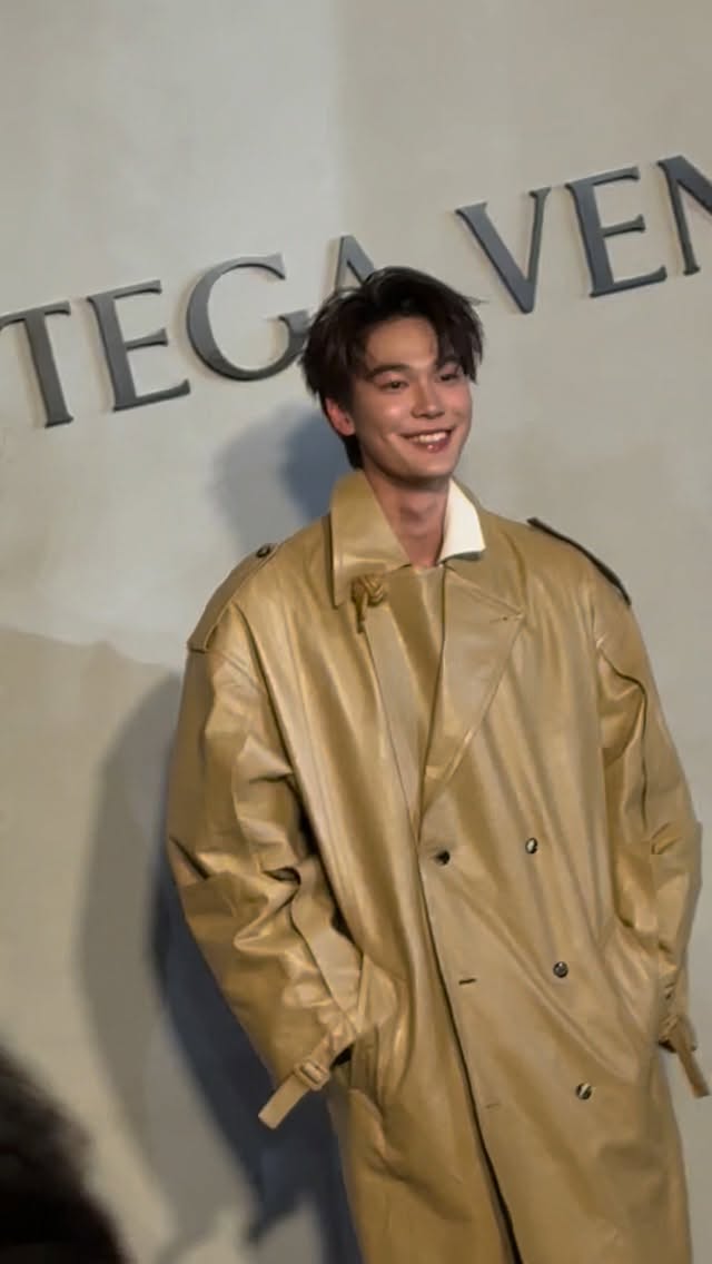 아니 듀가 이렇게 웃는데 태국에 어떻게 안가요... 🤭❤️

@dew_jsu @newbottega #KIMSEONHO #BottegaVeneta #보테가베네타 
#BottegaVenetaSummer2026 #보테가베네타2026여름컬렉션