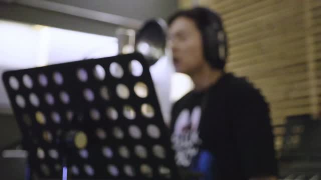 เหตุผลที่ทำให้ ‘พี่เบล สุพล’ และ ‘พี่เจน เจนพัฒน์’ อินเพลง ‘ใครจะรู้’ ขนาดนี้คืออะไร ? #ใครจะรู้_BehindTheSong

BILLKIN - ใครจะรู้ (Silent Blue) - Behind The Song
: https://youtu.be/GcqFiQrGOCs

#ใครจะรู้
#GrowWithTheFlowAlbum
#BillkinEntertainment #Bbillkin
——

Official MV & Streaming Platforms
: https://youtu.be/7Rj9bVasCZk
: https://billkin.lnk.to/SilentBlue