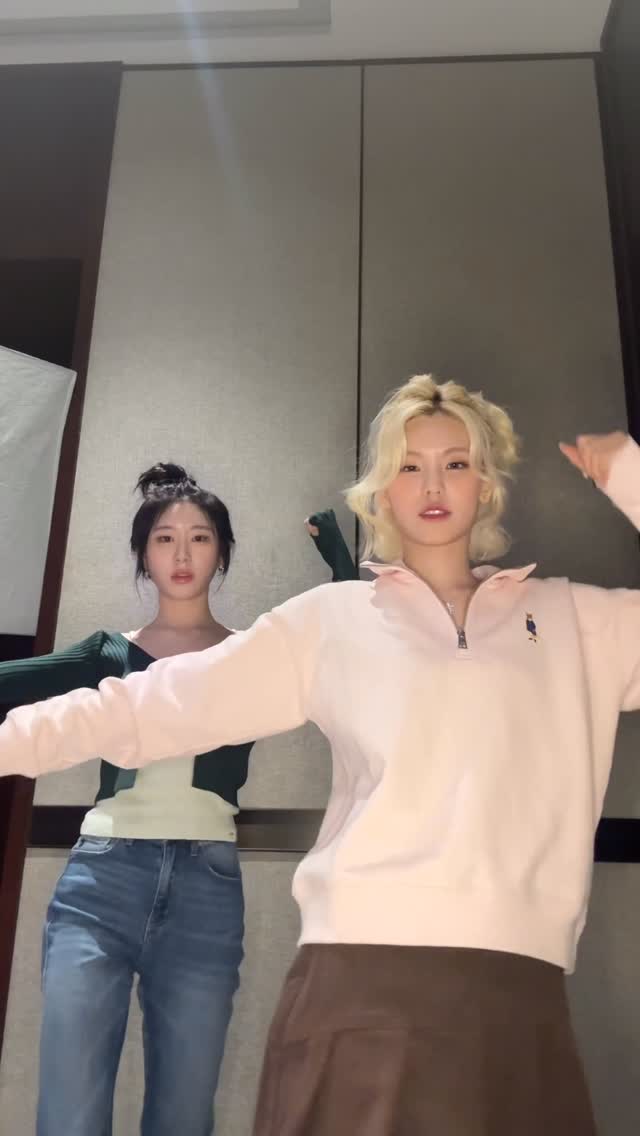 피아노방에서 춤추지 말랬지 (๑•̀ㅁ•́๑)✧

#ITZY #MIDZY
#YEJI #CHAERYEONG