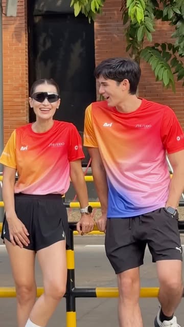 วันที่เราตื่นมาแล้วมีพลัง🏃‍♀️
มีเป้าหมาย🏆
มีคนที่รักอยู่รอบตัว🤍
และยังมีความสุขกับชีวิตที่กำลังเป็นอยู่😊

นั่นคือ Wellness ที่แท้จริง 🤍

ขอบคุณ SHISEIDO ที่ชวนทุกคนกลับมาทบทวนความหมายของการดูแลตัวเอง ผ่านงาน YOU/Activated Beauty & Wellness Festival

แอนชอบแนวคิดที่ว่า Wellness ไม่จำเป็นต้องเป็นเรื่องยากหรือเป็นเรื่องของคนบางกลุ่มเท่านั้น แต่สามารถเริ่มได้จากเรื่องเล็ก ๆ ในทุกวัน ไม่ว่าจะเป็นการขยับร่างกาย การพักใจ การใช้เวลากับคนที่เรารัก หรือการกลับมาอยู่กับตัวเองให้มากขึ้น

เพราะบางครั้งการดูแลตัวเองที่ดีที่สุด อาจไม่ใช่การพยายามทำให้ได้มากขึ้น แต่เป็นการกลับมาฟังตัวเองให้มากขึ้นมากกว่าค่ะ😊

#ShiseidoThailand #YouActivated #BeautyWellnessFestival