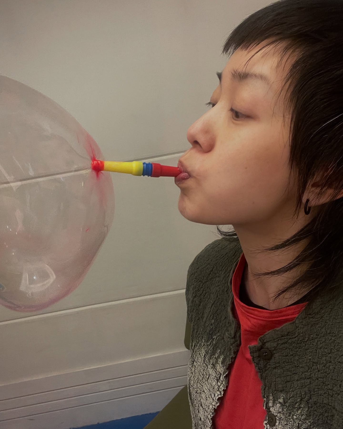 我的白頭髮都是我的腳印🎃 @molaoddity