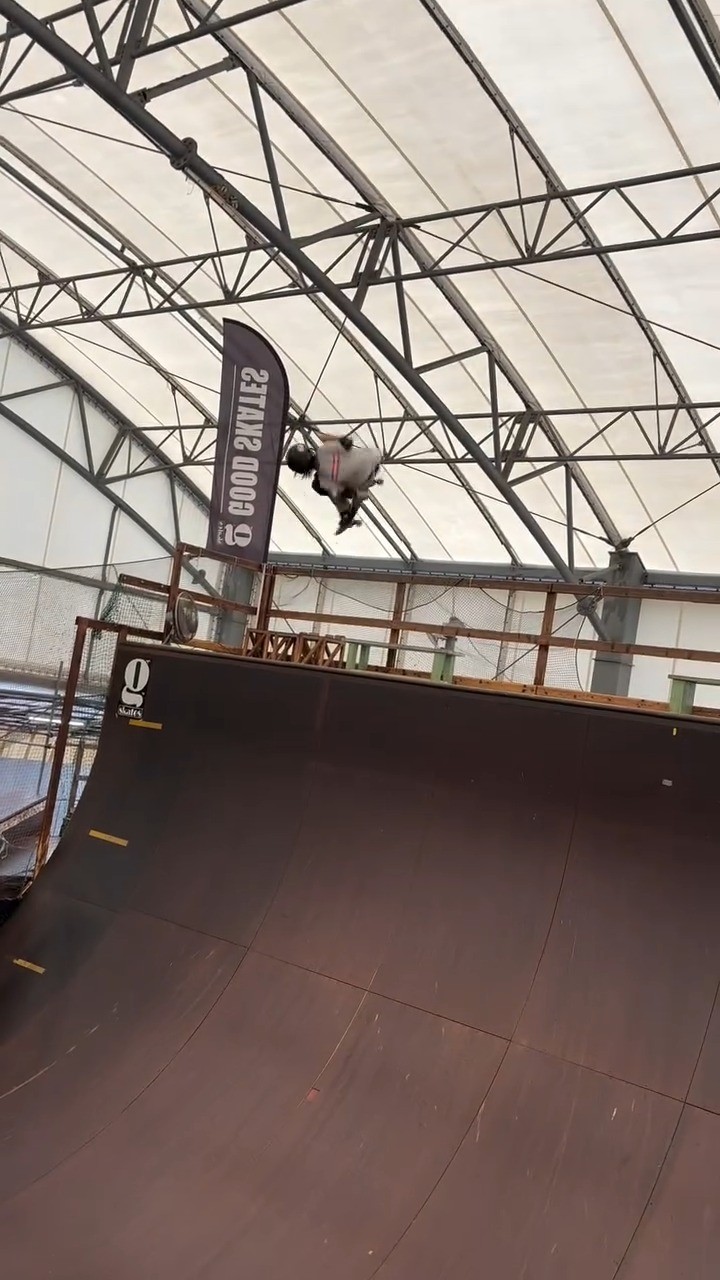 @ema__kawakami lands a body varial 900! 📈

Via @ema__kawakami

#XGames #skateboarding