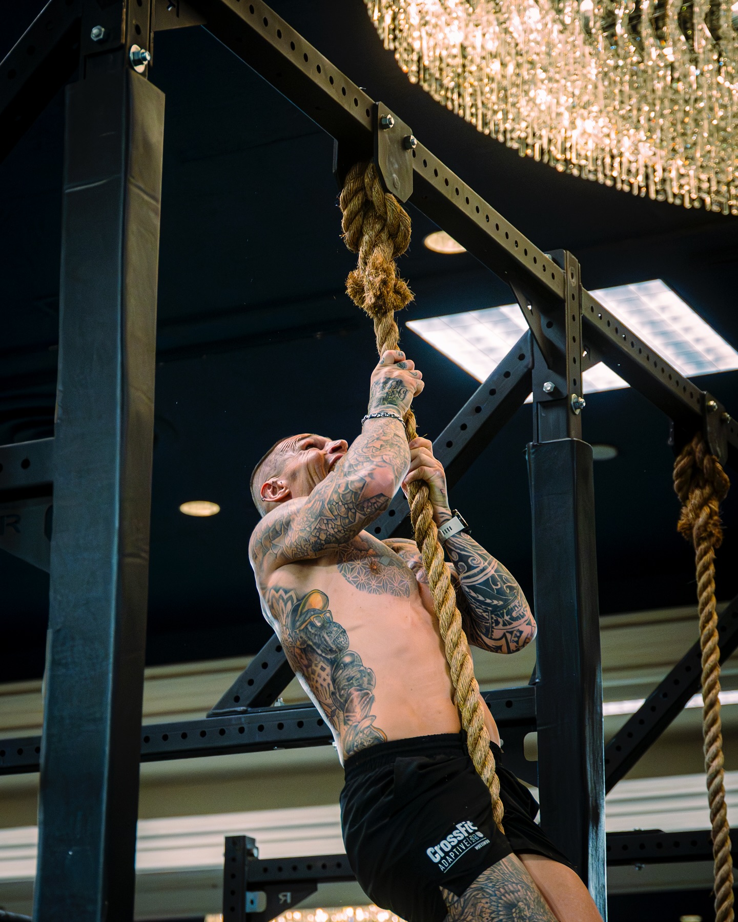 🚨 First rope climb 🚨

Neuro Moderate athlete @james_sutliff never thought he would climb a rope. In fact, heading into The Grip Reaper, he was prepared to finish out his pull-ups and deadlifts and sit out the rope climbs, accepting a defeat for Event 2.

But, with the support of the crowd and his competitors, Sutliff fought his way to the top, not only getting his first rope climb, but accumulating all three and finishing the event in a time of 6:47.

“It just proves that anything is possible,” training partner @sophiewilson94 said. “In the moment, you can prove to yourself that you are capable of anything.”

#CrossFit #Adaptive #Fitness #Sport