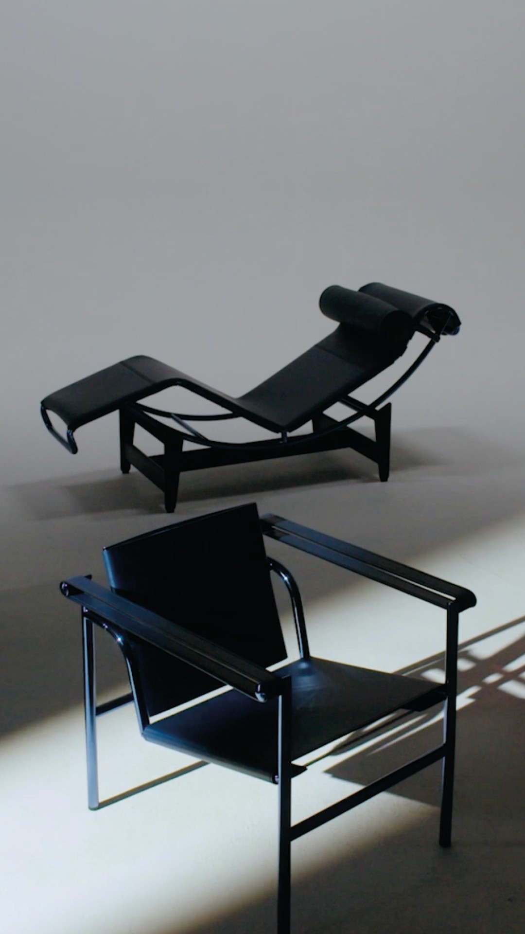 Four timeless pieces step into the light, their silhouettes as bold and essential as the day they were conceptualised. In red, blue and green, these special editions, available for a limited time only, pay homage to the importance of colour in the work of Le Corbusier, Pierre Jeanneret and Charlotte Perriand.

Discover the collection at our Cassina Stores.

#Cassina #StagingModernity #LeCorbusier #PierreJeanneret #CharlottePerriand #60Anniversary