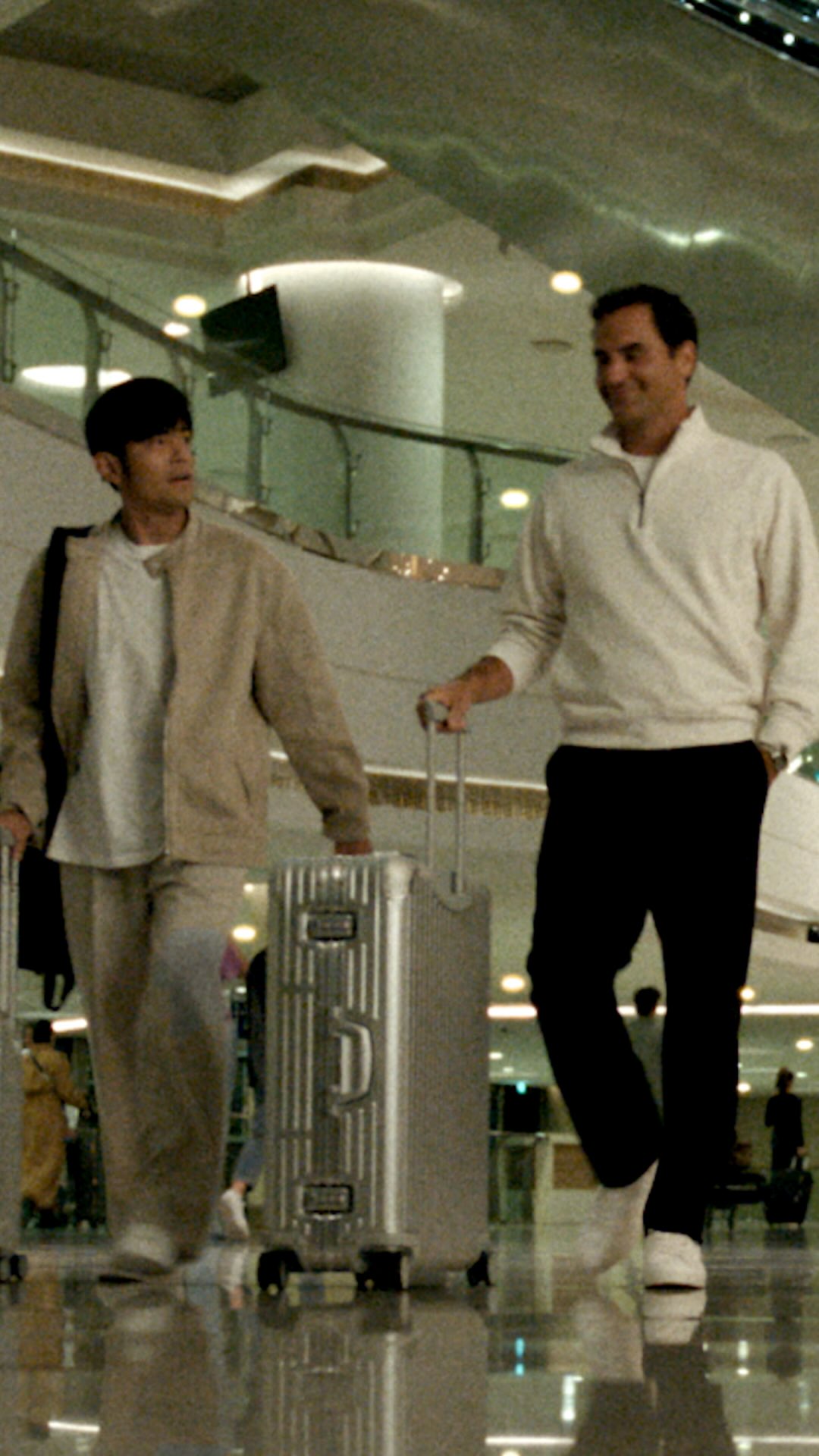 Jay Chou and Roger Federer: a chance encounter.

Between centre stage and centre court, @JayChou and @RogerFederer meet in transit – their legacy in tow.

#RIMOWA #RIMOWANeverStill