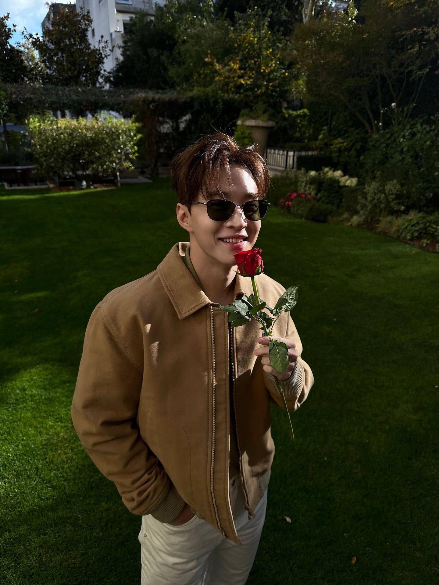 just cant help being romantic here . ahh paris