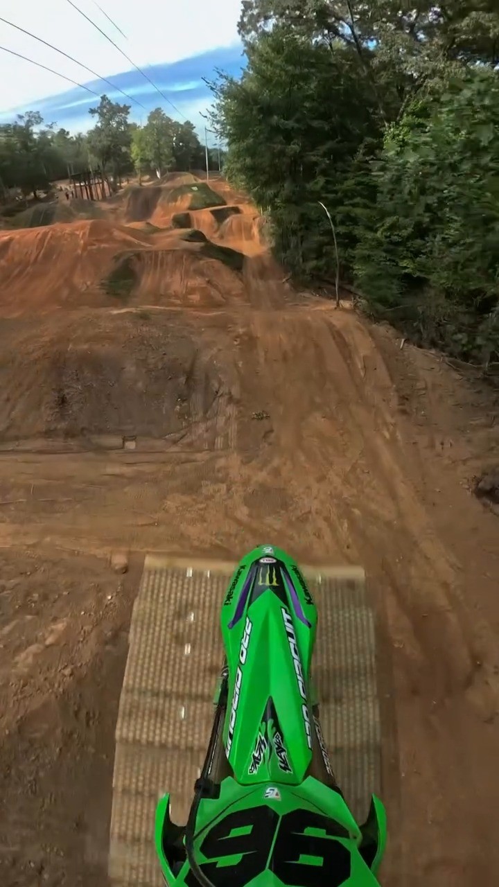 140' to a landing wheelie 🤯

Via @axellhodges

#XGames #MotoX