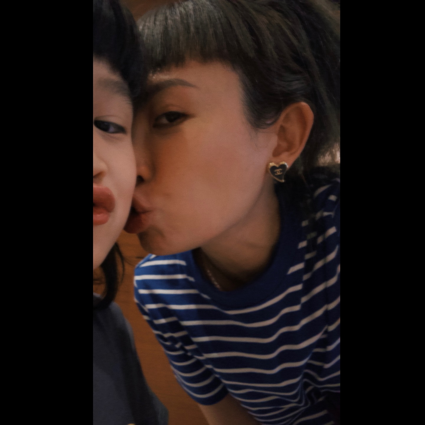 「今天是我的生日，你還記得嗎？」

謝謝你沒有忘記，謝謝你一直都在。

-

9月30日那天的傍晚，我看到天空有一段彩虹🌈，對，就是這樣的只有一小段，我知道那應該就是爸爸又用了一個特別的方式提醒我，那天是他的生日，沒有忘記你啦，知道啦。

你好嗎？在那邊有快樂吧。

-

謝謝家人和朋友用各種方式愛我和保護我，那些我知道的或你們悄悄替我擋下的，我都放在心裡，你們的愛是我柔軟的堡壘，也是我最堅強的盔甲。

願我繼續溫柔，也繼續勇敢。

-

願望實現了，願望一定都會實現的。

Thank you for loving me,for loving the little girl covered in mud.