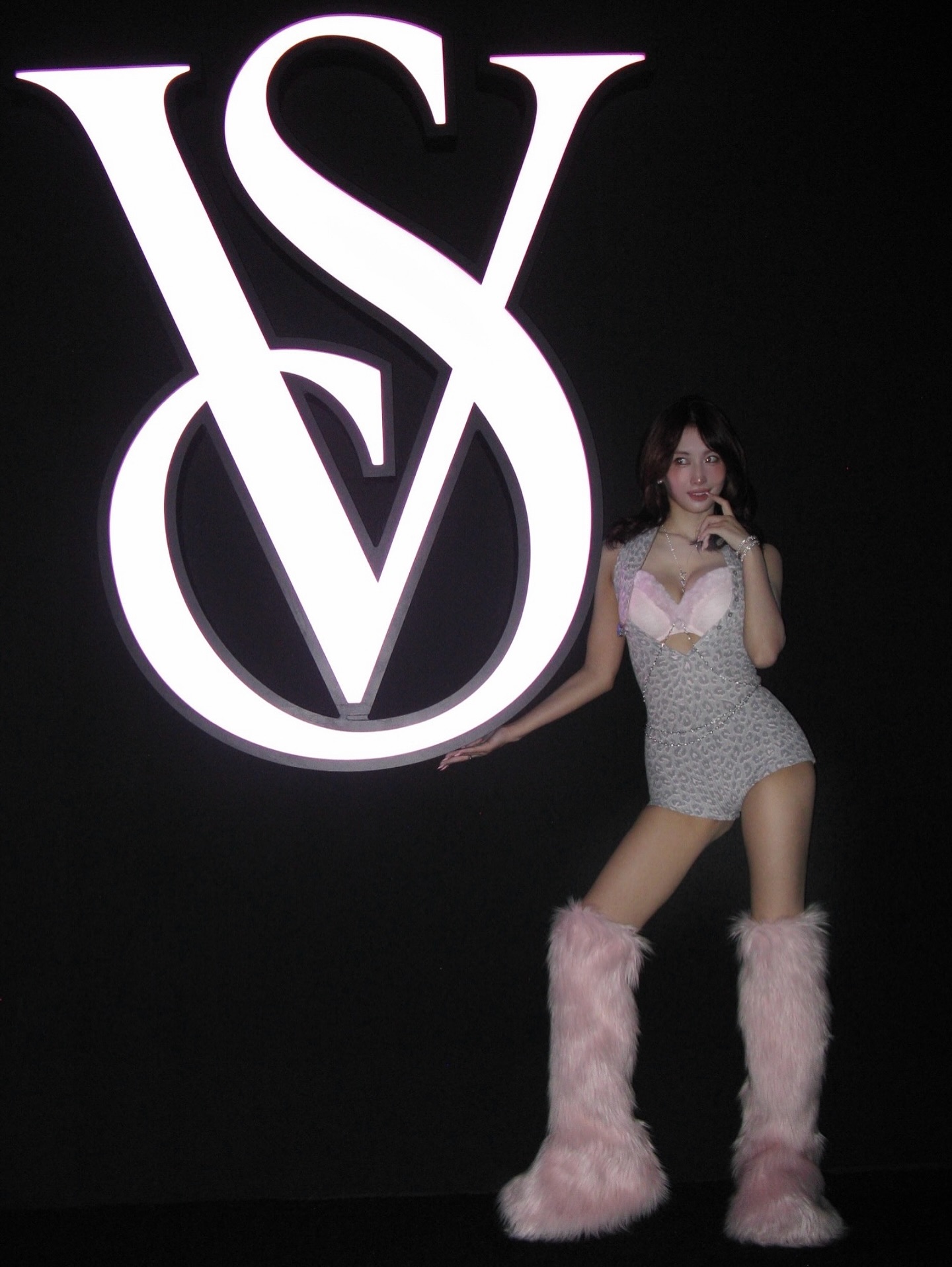 VICTORIA'S SECRET💗💗💗💗
PINK TWICE💗
、、、1