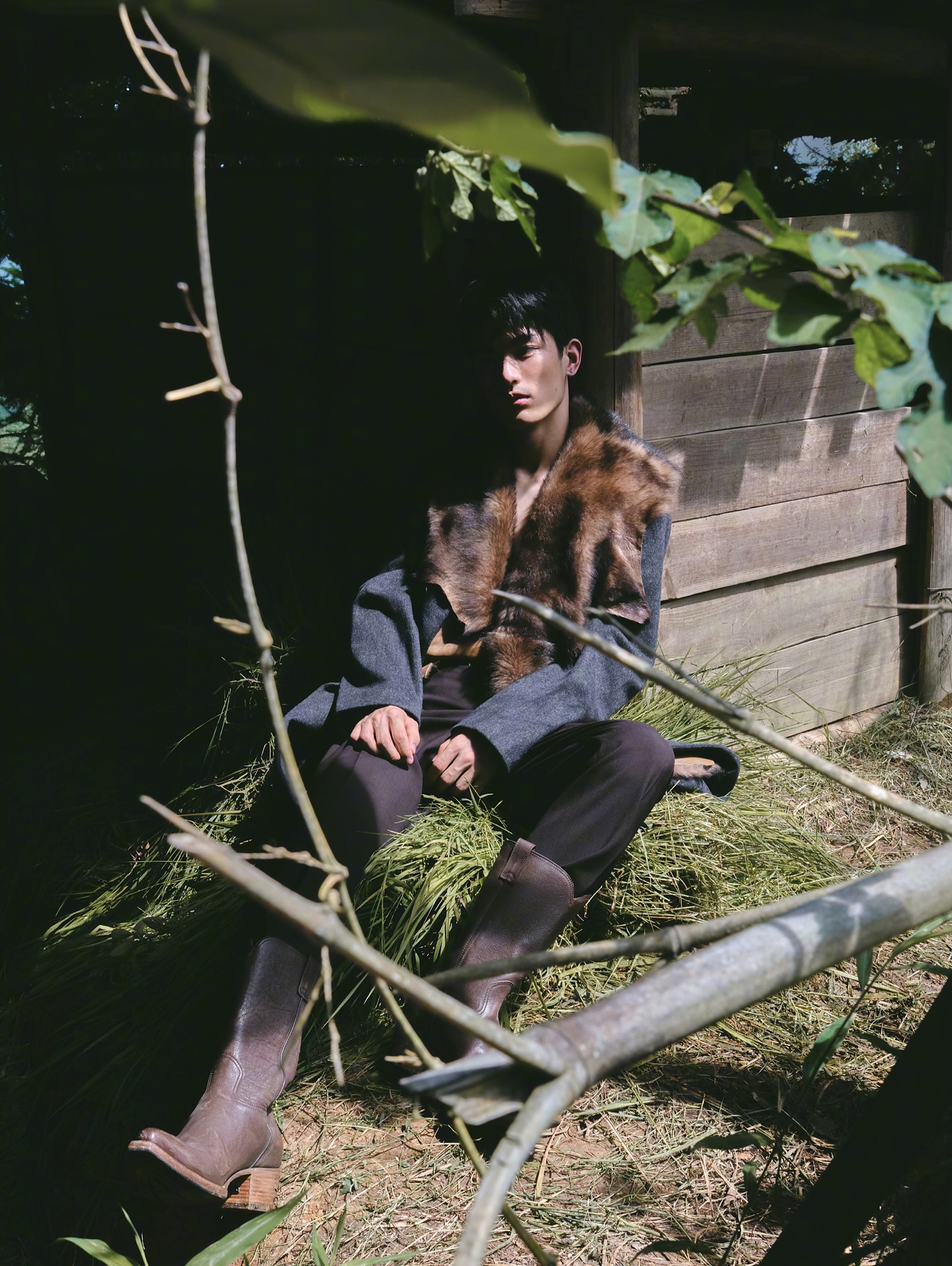 Yang Xinfan photographed by Wang Sizhe in Basha Miao Village, Guizhou Province, for Harper’s Bazaar China September 2025 issue.

Photographer: Wang Sizhe
Stylist: Liu Pengfei @iaminkyno 
Makeup & Hair: Wu Denghai
Model: Yang Xinfan @the_management_china
Location Basha Miao Village, Congjiang County, Qiandongnan Prefecture, Guizhou Province, China.