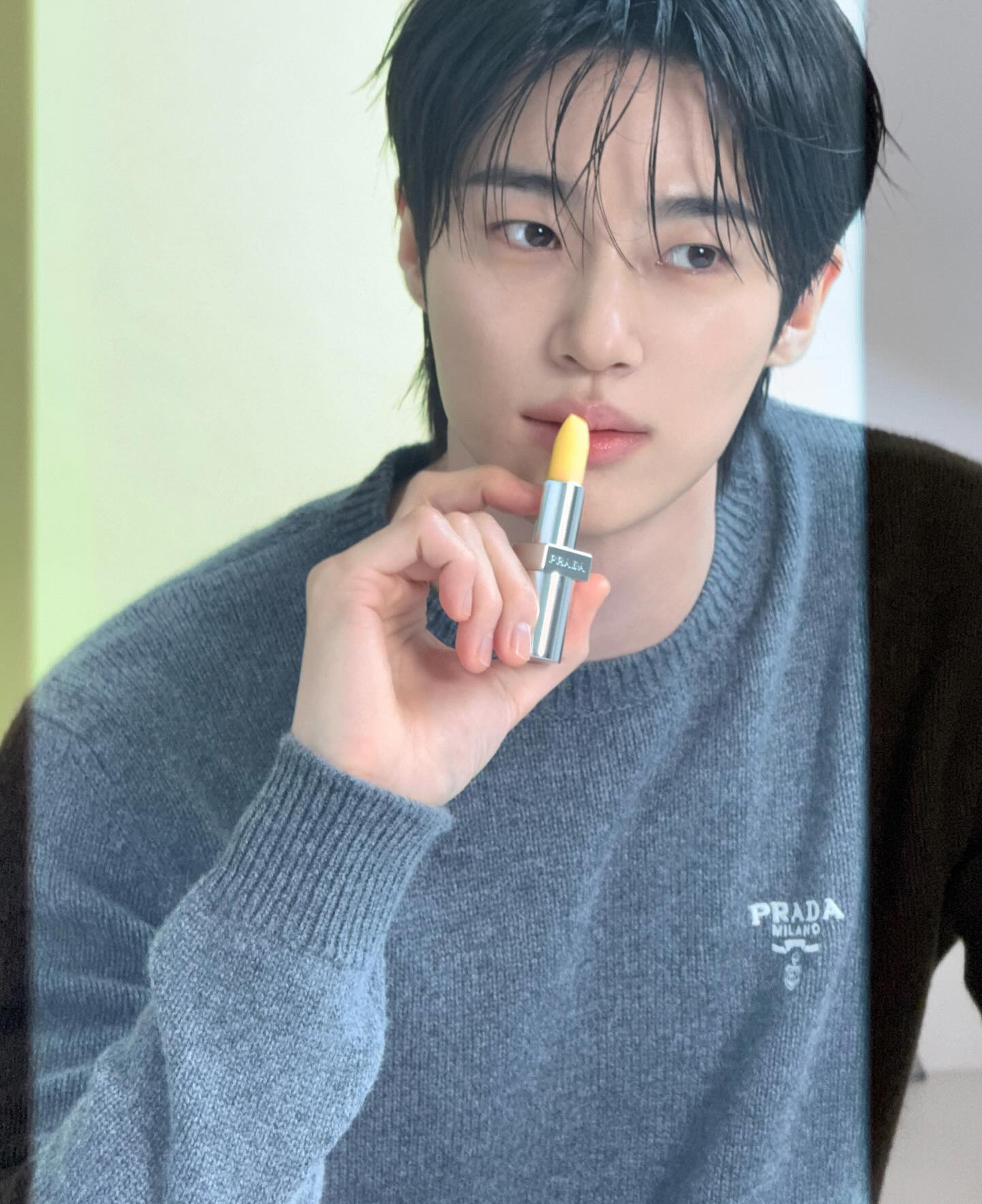 @pradabeauty 🌙😘
#프라다뷰티 #프라다립밤 #바나나립밤