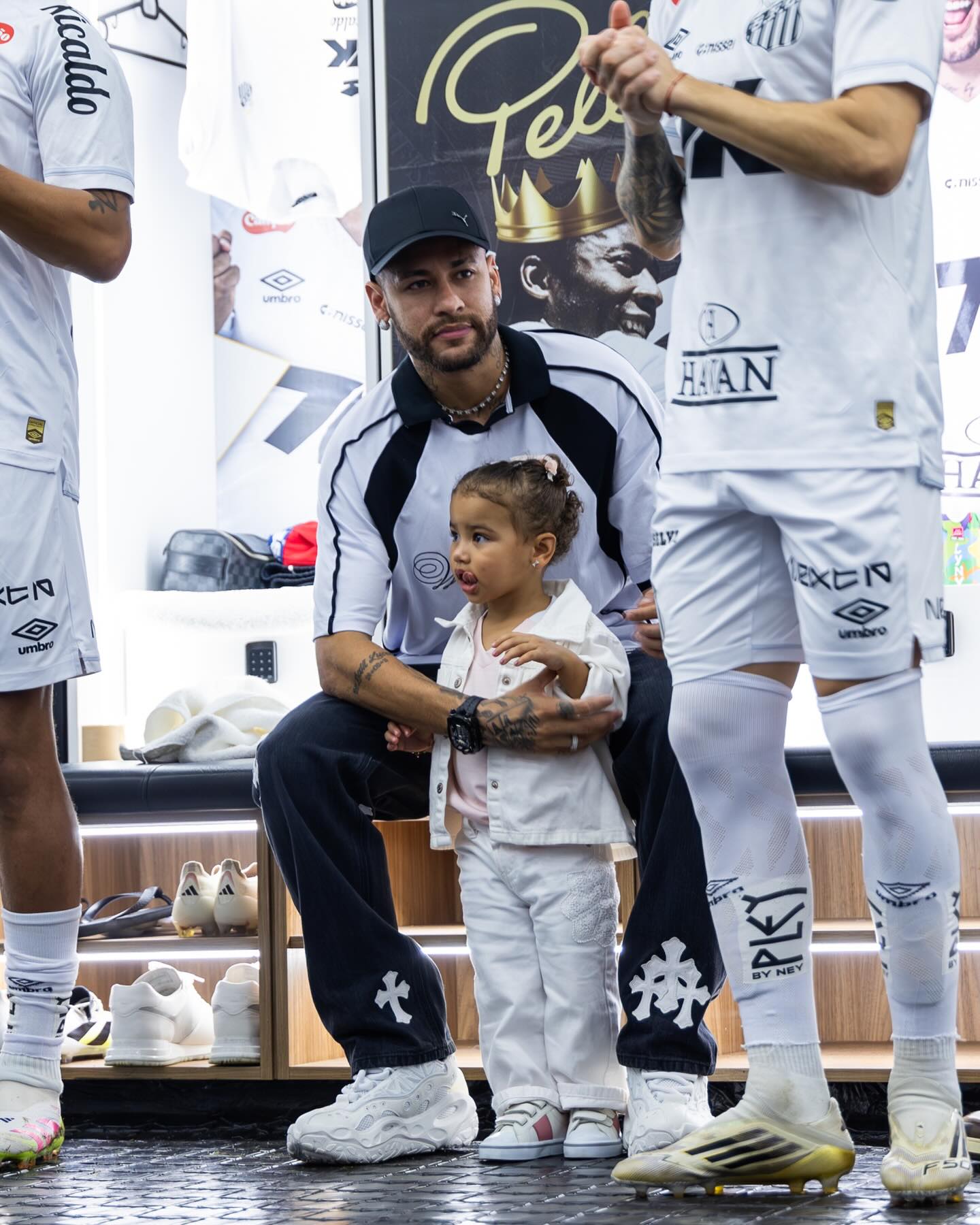 Dia de clássico alvinegro na vila 🤍🖤
