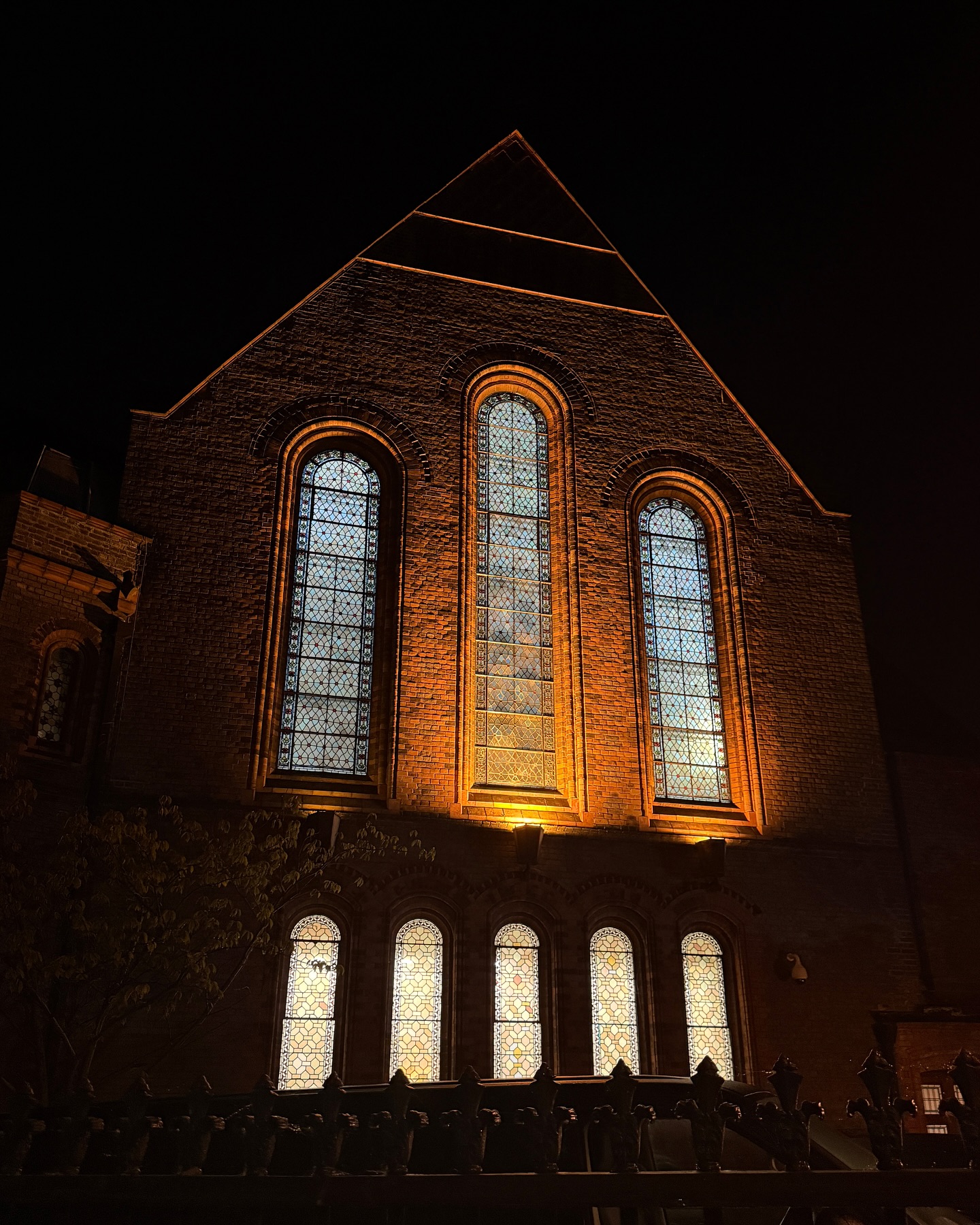 Too grateful to having this opportunity to re-live this tune with @heritageorchestra after 25 years since its birth.
It was an incredible and truly unforgettable experience for me.
Stay tuned please. Some celebrating is coming on 23rd! 🤭