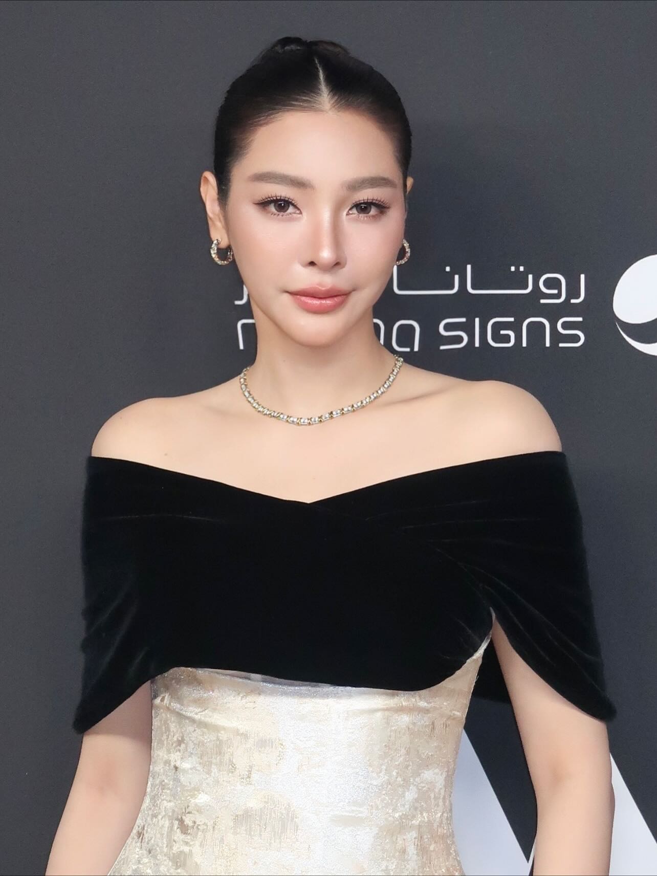 🤍
 #RiyadhFashionWeek #RFW2025 #fayeperaya