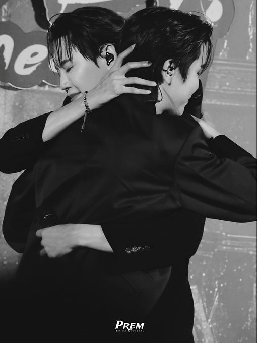 จบลงไปแล้วกับ Revamptheseries เป็นโปรเจคที่ยาวนานมากกว่าจะได้มีผลงานชิ้นนี้เกิดขึ้น ตั้งแต่วันแรกที่ได้เริ่มโปรเจคจนถึงตอนนี้ใช้เวลา 2-3 ปี แล้ววันที่ออน EP สุดท้ายก็มาถึง มันเร็วมาก ขอบคุณทีมงานทุกคนที่มีส่วนร่วมที่ทำให้เกิด Revamp ขึ้นมา ขอบคุณอโลนนิวถึงนี่จะขี้บ่นแต่ก็ยอมฟังตลอด ขอบคุณเพื่อนๆพี่ๆน้องๆนักแสดงทุกคนที่มาร่วมกับโปรเจคนี้เราอยากให้ซีรี่ย์เรื่องนี้ทำให้หลายๆคนเห็นความสามารถของทุกคนมากขึ้นพาให้ทุกคนไปไกลมากขึ้น ขอบคุณเปรมที่ช่วยสานฝันของพี่ ขอบคุณที่คอยอยู่เคียงข้างมาตลอดยอมอะไรหลายๆอย่างเพื่อพี่ เราเดินมาด้วยกันไกลมากแล้วนะตั้งแต่วันแรก ไม่เคยเสียใจที่ได้อยู่ด้วยกันเลย ขอบคุณนะ ขอบคุณทีมงานและแฟนคลับ Revamp ที่คอยปั่นเทรนช่วยกันมาตลอดถึงเวลาได้พักผ่อนละน้า Revamp มันอาจจะไม่ได้ดีที่สุดแต่พวกเราเต็มที่กับมันที่สุดจริงๆ พูดไปหมดแล้วใน FinalEP พูดอีกเดี๋ยวน้ำตาไหลอีก อายุเยอะแล้วขี้แง 😂😂😂 วันเสาร์หน้าไม่เจอกันละนะ 
บาย Ramil ✋🏻✋🏻✋🏻