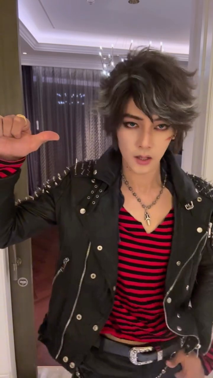 難道只有我一人覺的他是#zack 
不是#鬼龍 🤔😈🌋
#汪東城
#鬼龍 
#終極一家