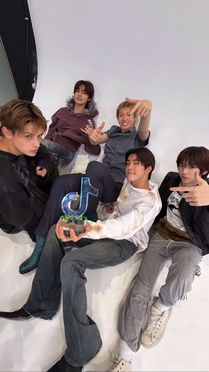 this trophy got us feelin like: 

#CORTIS #코르티스