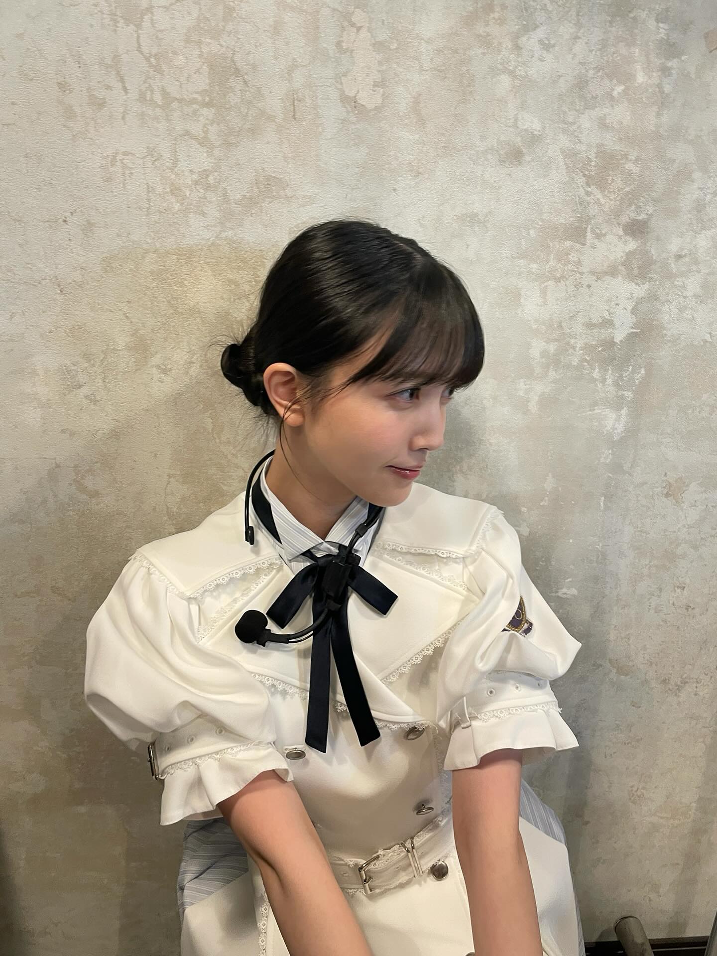 .
制服に袖を通すのもあと何回かしら