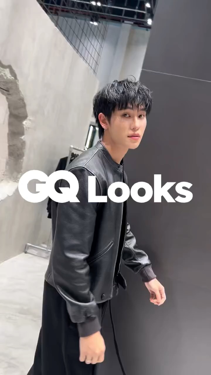 #GQLooks สไตล์ของ ออฟโร้ด กันตภณ (@totogaback), ไทย ชญานนท์ (@thai.busofficial), คิม จินวุค (@jinwook.busofficial), ภีม วสุพล (@peemwasu.busofficial) จากวง @bus.becauseofyouishine ในงาน เปิดตัวเสื้อผ้าและแอคเซสเซอรี่จากคอลเล็กชั่น COOKIES 6 “ACCEPTANCE” จาก TEAM WANG design (@teamwangdesign) แบรนด์สตรีทแวร์ลักซ์ชัวรี่ที่ก่อตั้งโดยศิลปินระดับโลก “แจ็คสัน หวัง” ผู้เป็น CO-FOUNDER และ CREATIVE DIRECTOR ร่วมกับบริษัทคลับ 21 ประเทศไทย 
.
Reported by @nilisbadass

#GQ
#GQThailand
@club21thailand @teamwangdesign
#TEAMBKK #TEAMWANGDesign #Club21thailand#