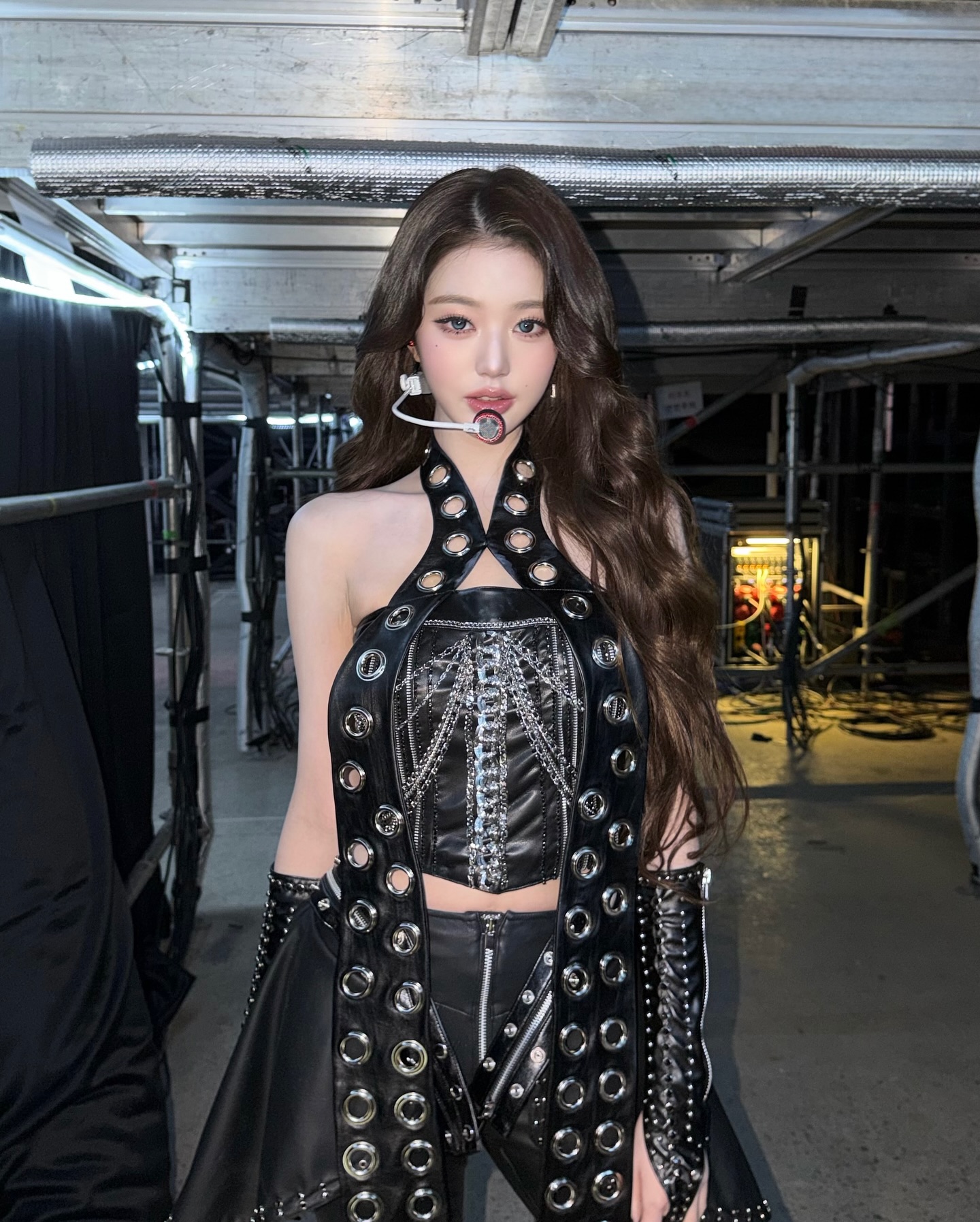 IVE WORLD TOUR [SHOW WHAT I AM] 그 시작 3일동안의 서울콘서트 끝🖤 3일을 위해 많은분들의 시간과 노고에 다시 한번 감사드리며 모두 수고 많으셨습니다 곧 시작 될 월드투어에서 우리 또 한번 소중한 추억 만들자 이번에도 잘부탁해 다이브🤍✨ Rest well team IVE🖤 The memories from the past 3 days will continue..🧚🏻