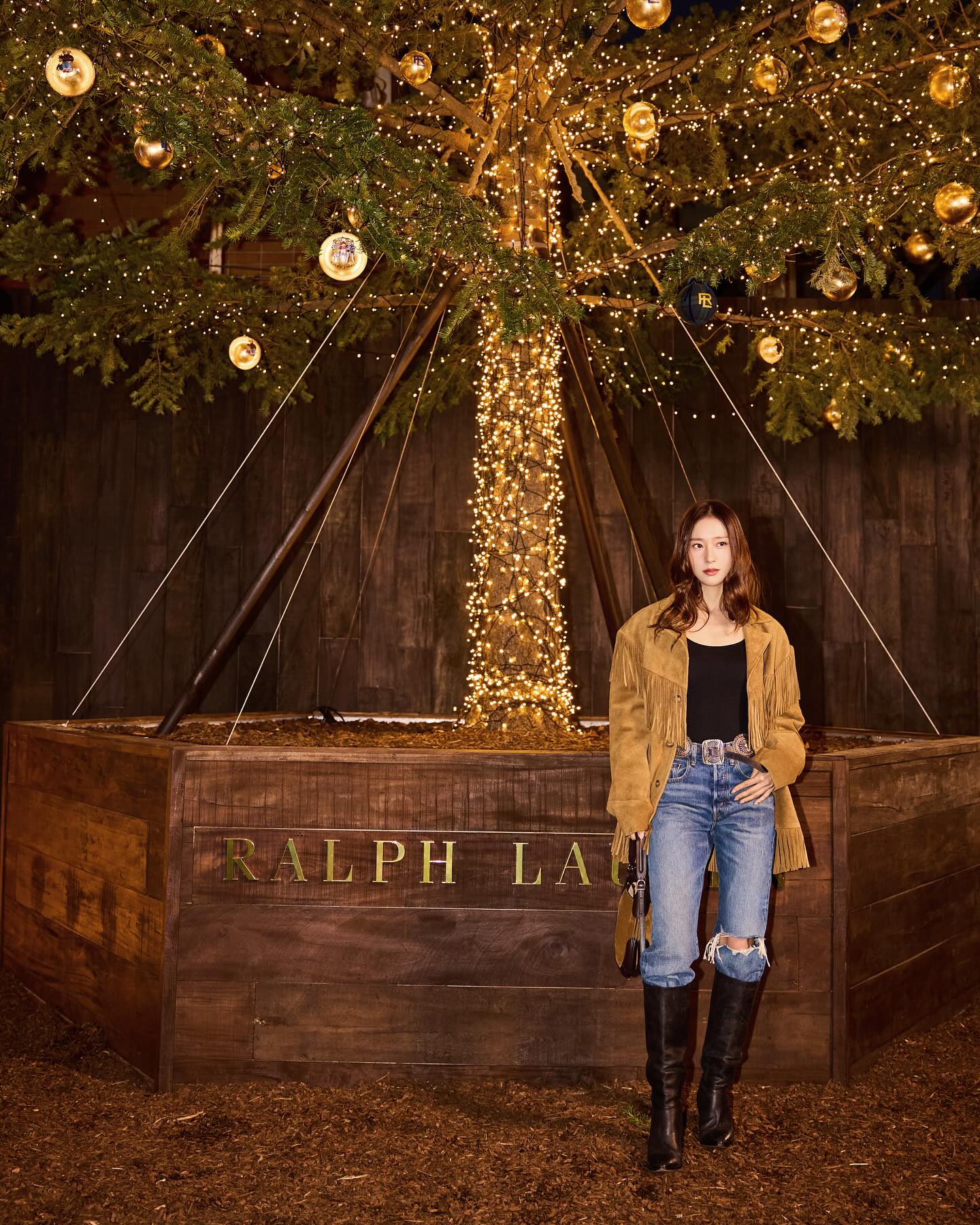 at the @ralphlauren holiday experience in seoul🐎🌲
this holiday season, with @ralphlauren @poloralphlauren 🎁
#RLHoliday #RalphLauren #PoloRalphLauren