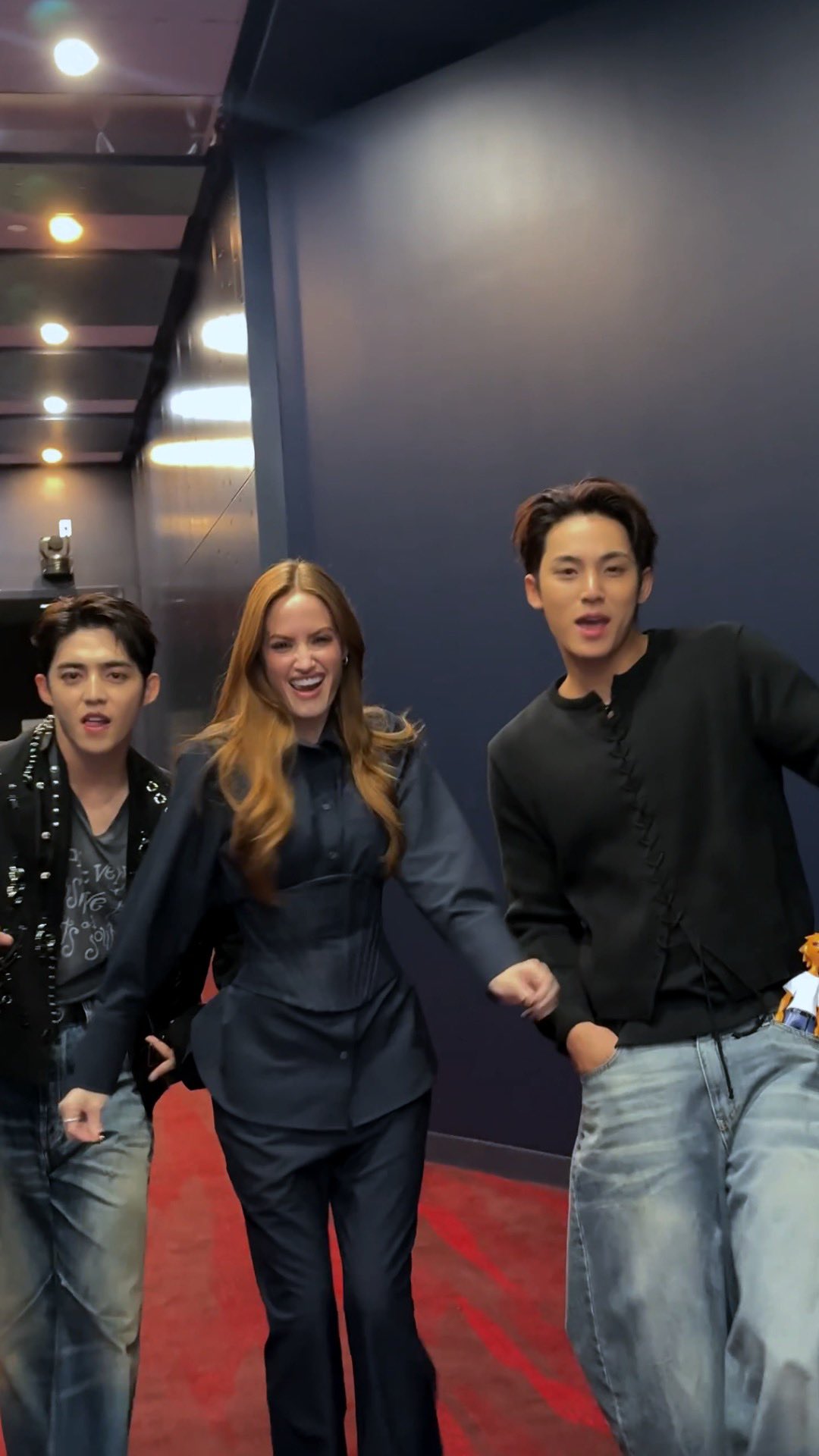 #543_Prettywoman 🕶️ with #CxM #에스쿱스X민규

#HYPE_VIBES