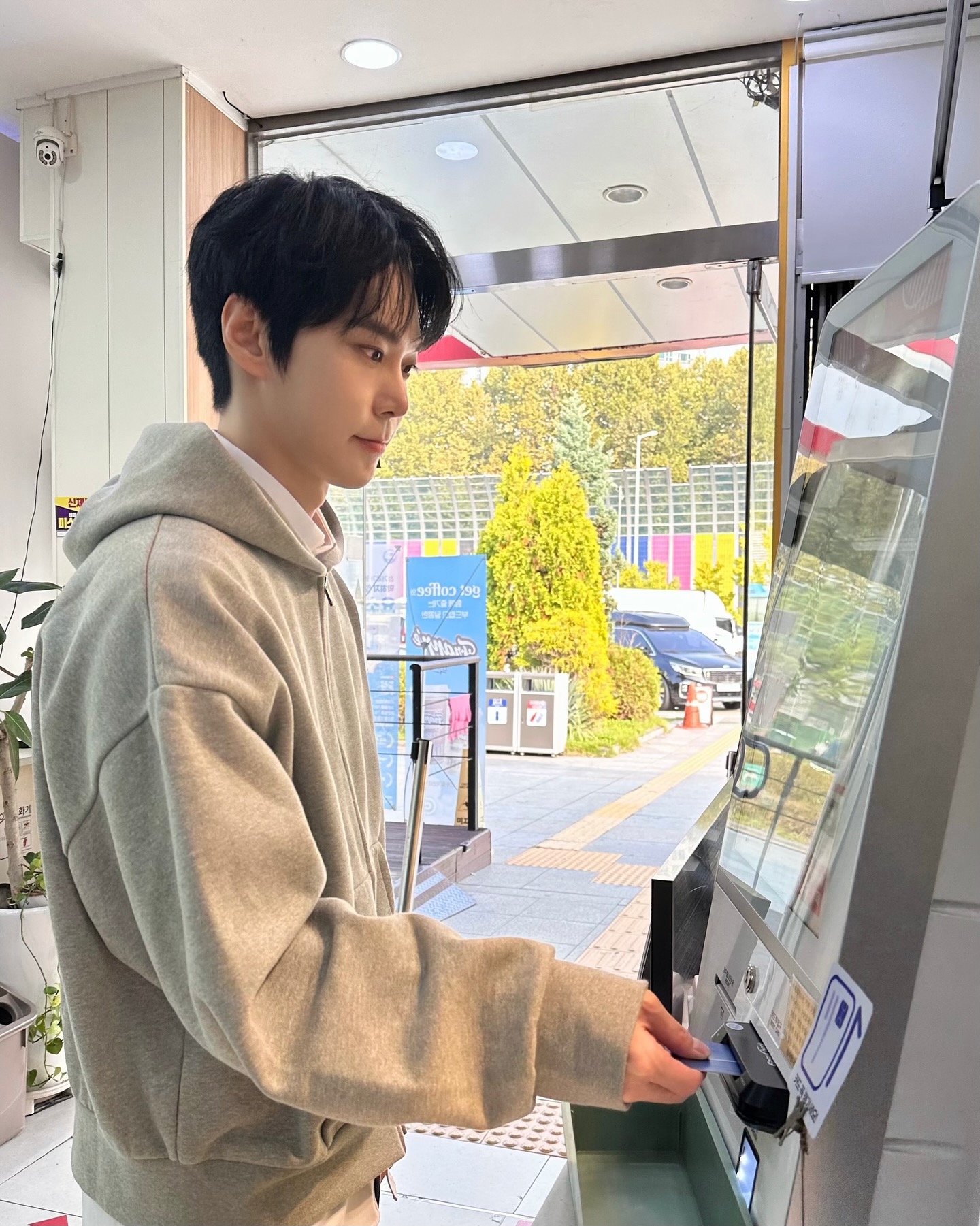 냠냠

#DOYOUNG
#NCT #NCT127