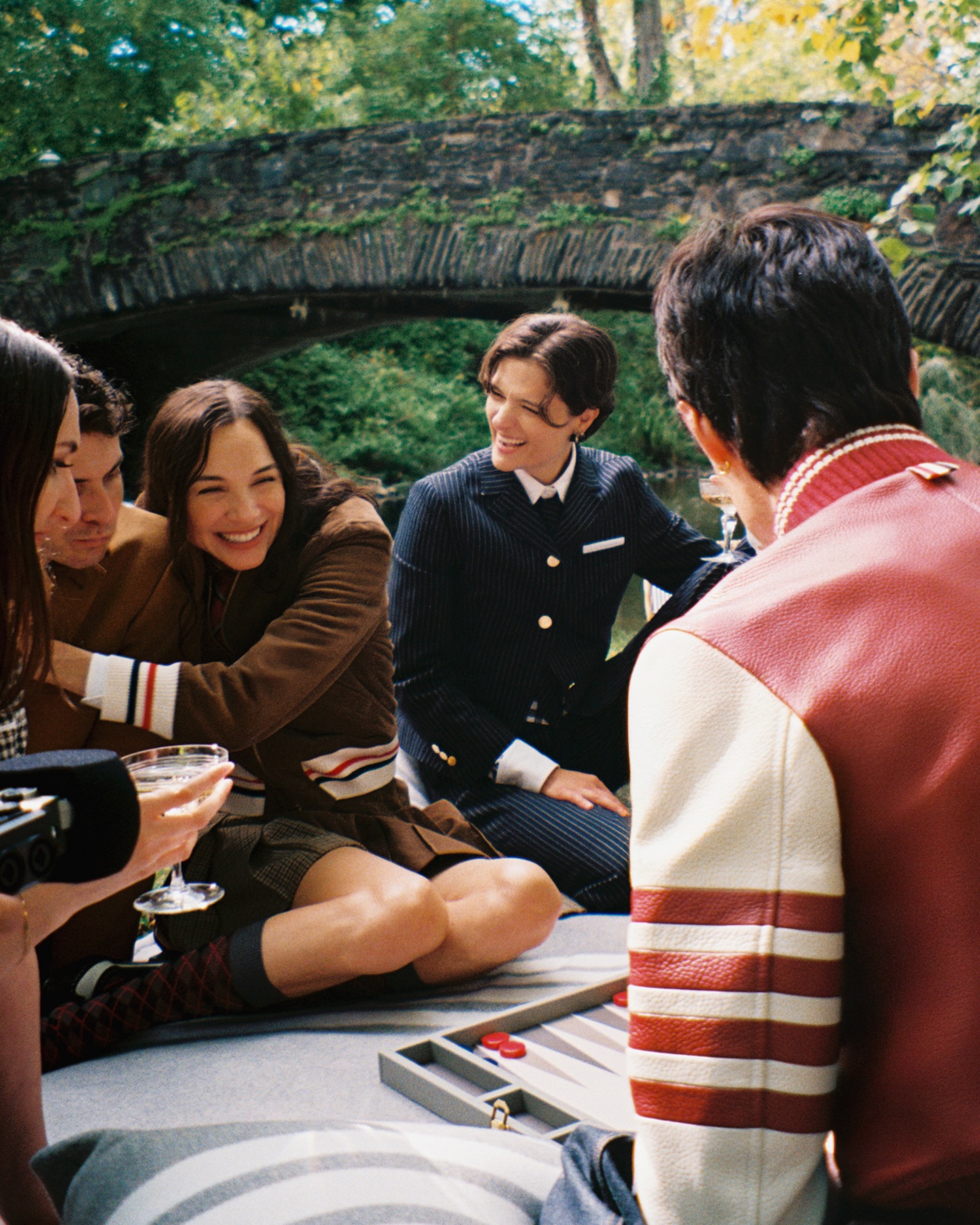 … a friday upstate …
thom browne fall 2025

on a cool hudson valley morning,  a picnic awaits as friends meet for a weekend upstate…

thom browne fall 2025 colors the landscape with corduroy tailoring, varsity leather bomber jackets and cashmere knits.
#thombrowne #thombrownefw25