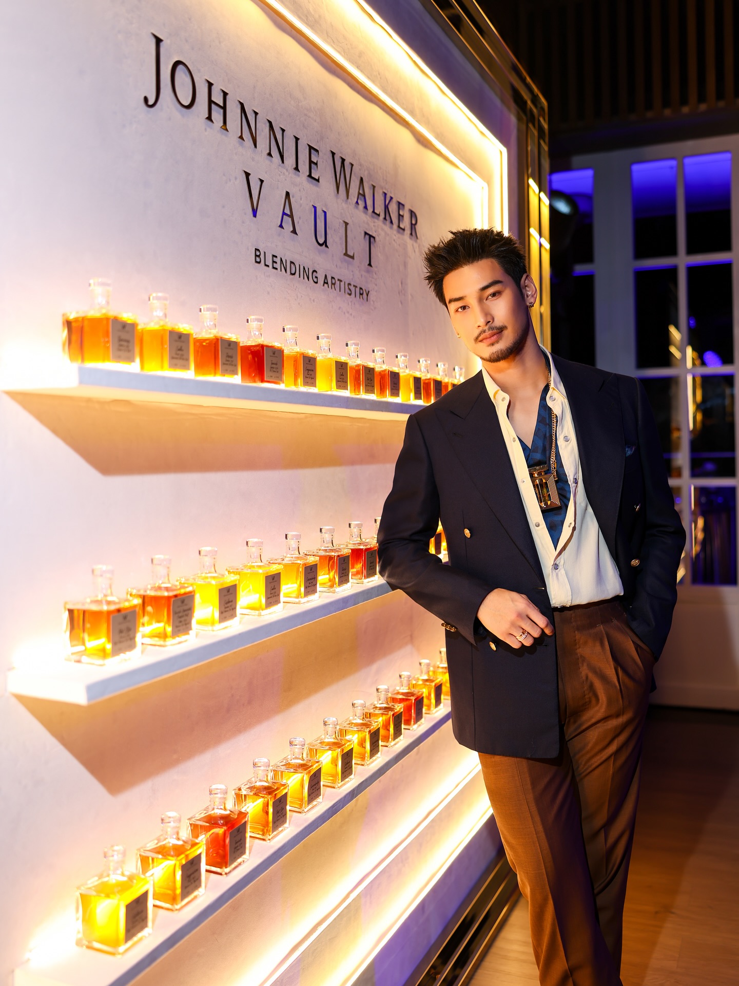 The night was truly special...
I am honored to be invited to the launch of Johnnie Walker Vault × Olivier Rousteing ‘The Couture Blend’ and I am proud to have the extraordinary experience. Thank you Johnnie Walker Vault for an unforgettable night kub. 😊

@johnniewalker @johnniewalkersg
#JohnnieWalkerVault
#VaultTH #DrinkResponsibly