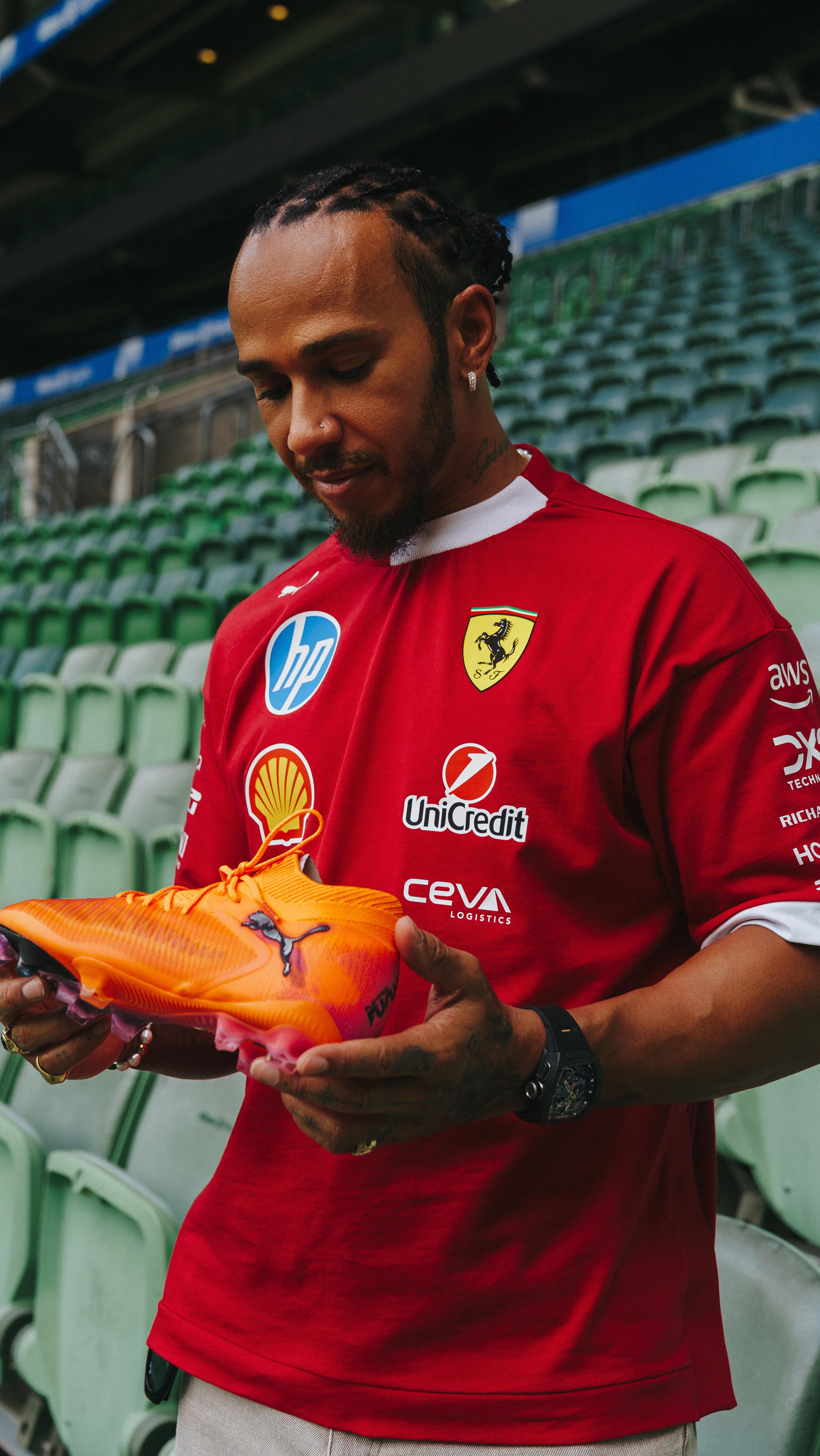 LEWIS 🤝 NEY: Velozes, estilosos e marcantes. Coincidentemente as mesmas características das nossas chuteiras.