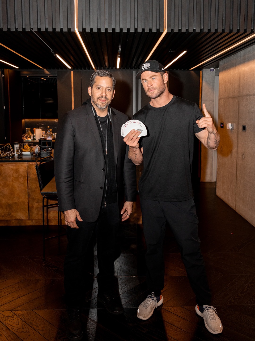 Me and the boys got to hang out with @davidblaine for some mind-blowing magic!

Check out the full video on YouTube (@chrishemsworth) or at the link in bio