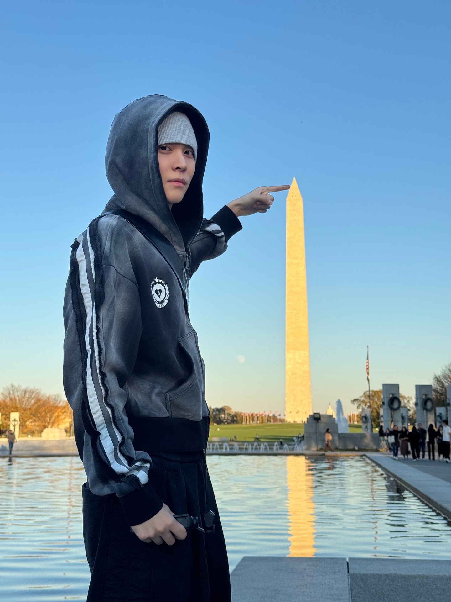 right there! 👉🏛

#RIIZE #라이즈
#RISEandREALIZE