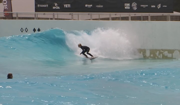 Another epic day at @urbnsurf with the kids!
🤙🤙🤙