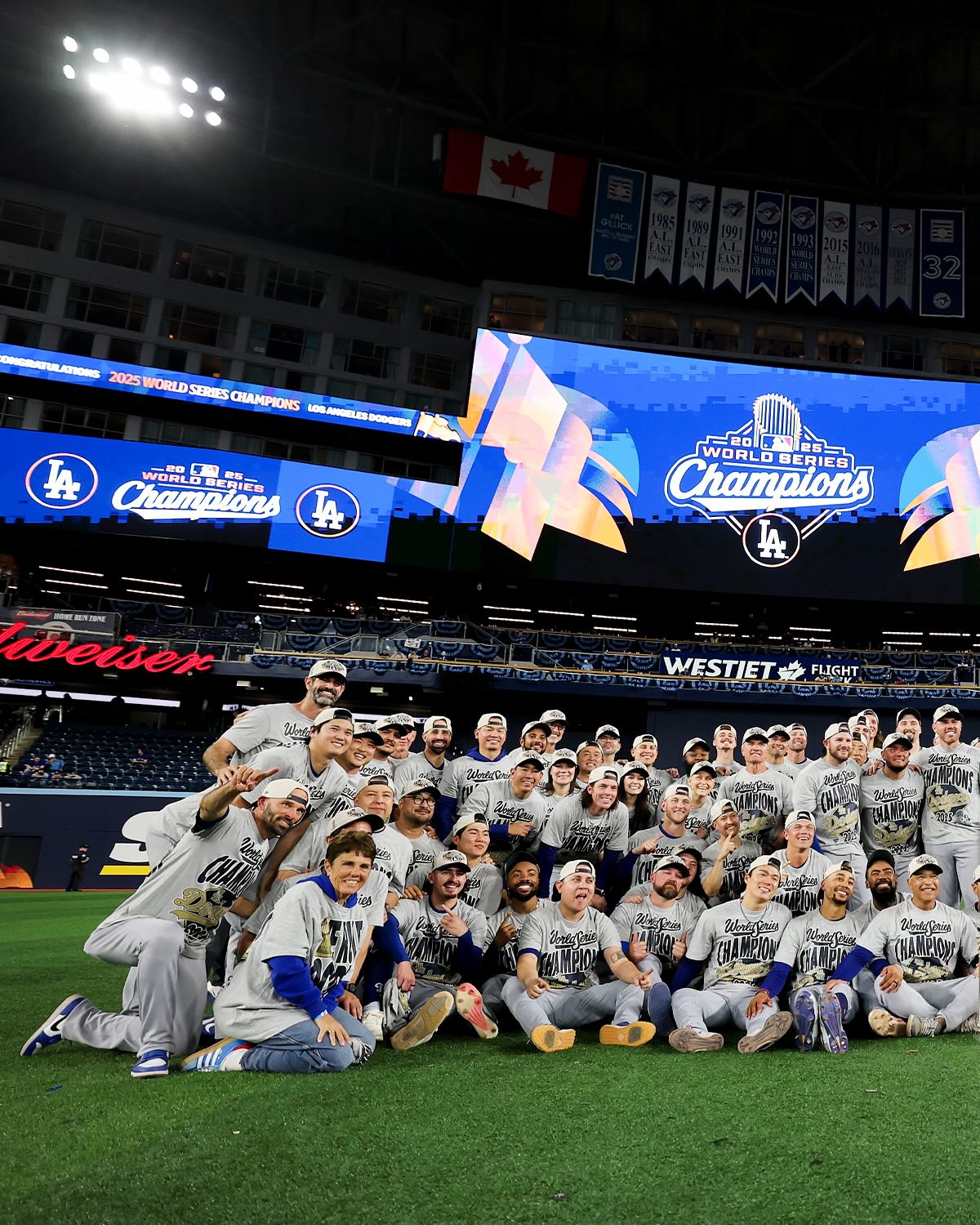 Your 2025 World Series champions:

The Los Angeles @Dodgers 💍