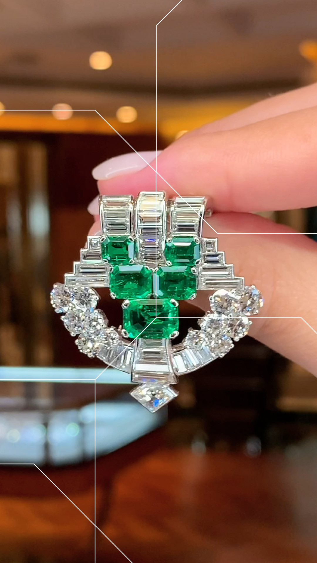 Created by Cartier in 1935, this brooch represents the strength and sophistication of the maison’s Art Deco creations. Set with old mine Colombian emeralds, it reflects the fine quality of gemstones and craftsmanship that defined Cartier’s London workshop under Jacques Cartier’s direction.

Featuring a bold clip brooch with old mine Colombian emeralds by Cartier, circa 1935.

#worthyofcollection #mandarinoriental #mandarinorientalhongkong #ronaldabram