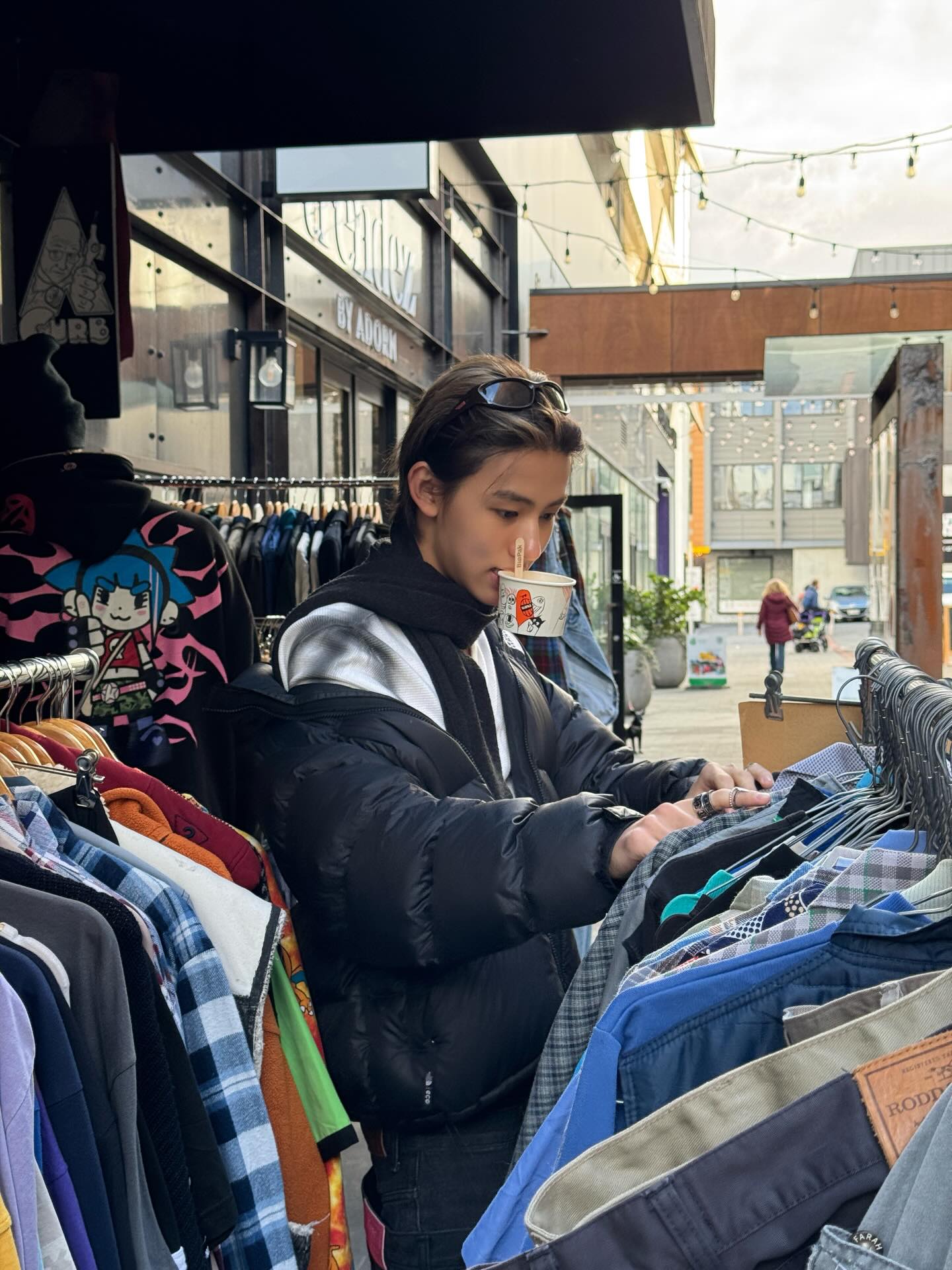 제 친구 참 멋있죠?