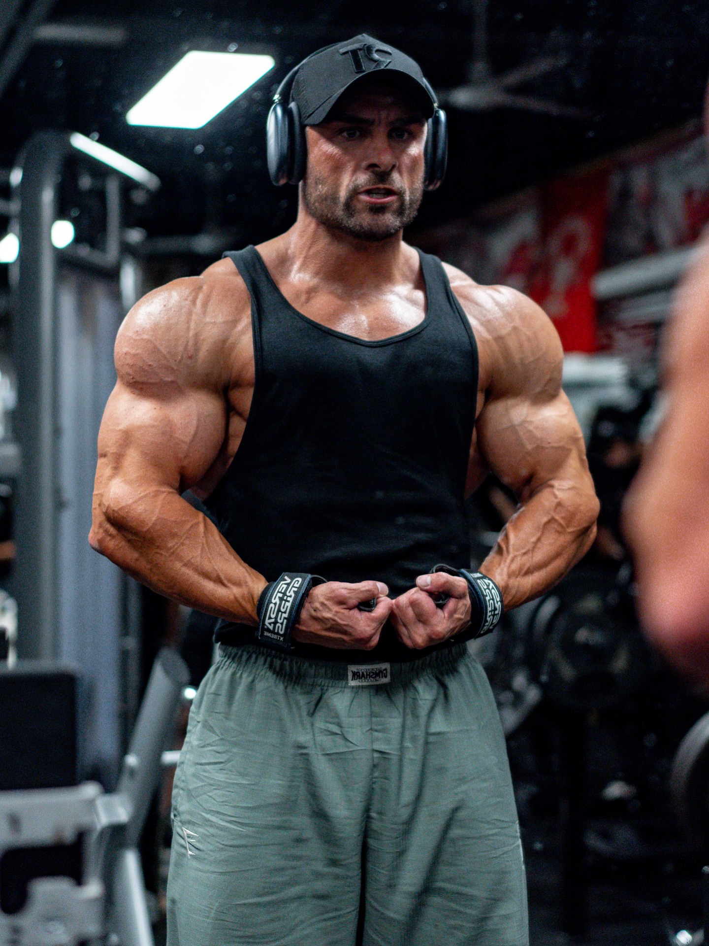 As you can see by the carousel of training pictures, @versagripps are an integral part of my training - undoubtedly help me push through plateaus in training by helping me get those extra 2 or 3 reps I wouldn’t get typically with just my grip strength. Tried and tested by myself since 2017 👌🏽