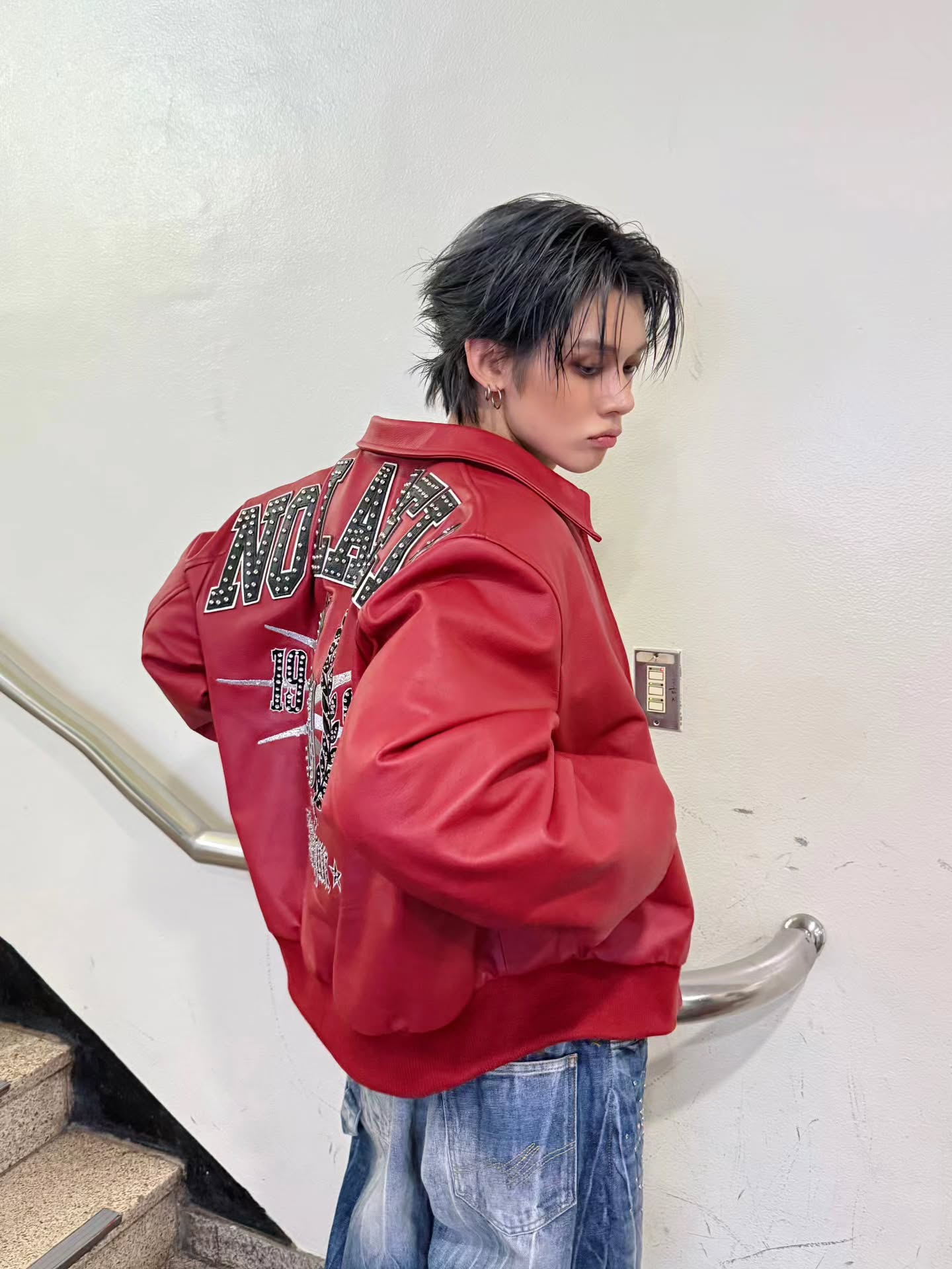 NO LABELS: PART 01 OUT !!!!!

어떻게 하면 나 다울 수 있을지 깊이 고민하고 준비하면서도, 성적과 상관없이 즐기며 재미있게 작업한 앨범입니다. 이렇게 보여 드릴 수 있게 되어 행복하고 정말 많은 관심과 사랑 주셔서 감사합니다. 함께 이 앨범을 만들어 주신 모든 분들, 그리고 곁에서 무한한 응원과 지지를 보내 준 우리 가족들, 친구들, 지인분들 진심으로 감사합니다. 특히 오늘 함께해 준 my team, 멤버들도 고맙고 사랑합니다.

NO LABELS 지금부터 시작입니다! 앞으로도 우리 즐겁게 달려봐요.
love you all, and let’s riiide forever, ain’t forever, ain’t enough ❤️❤️❤️

#NOLABELS_PART01