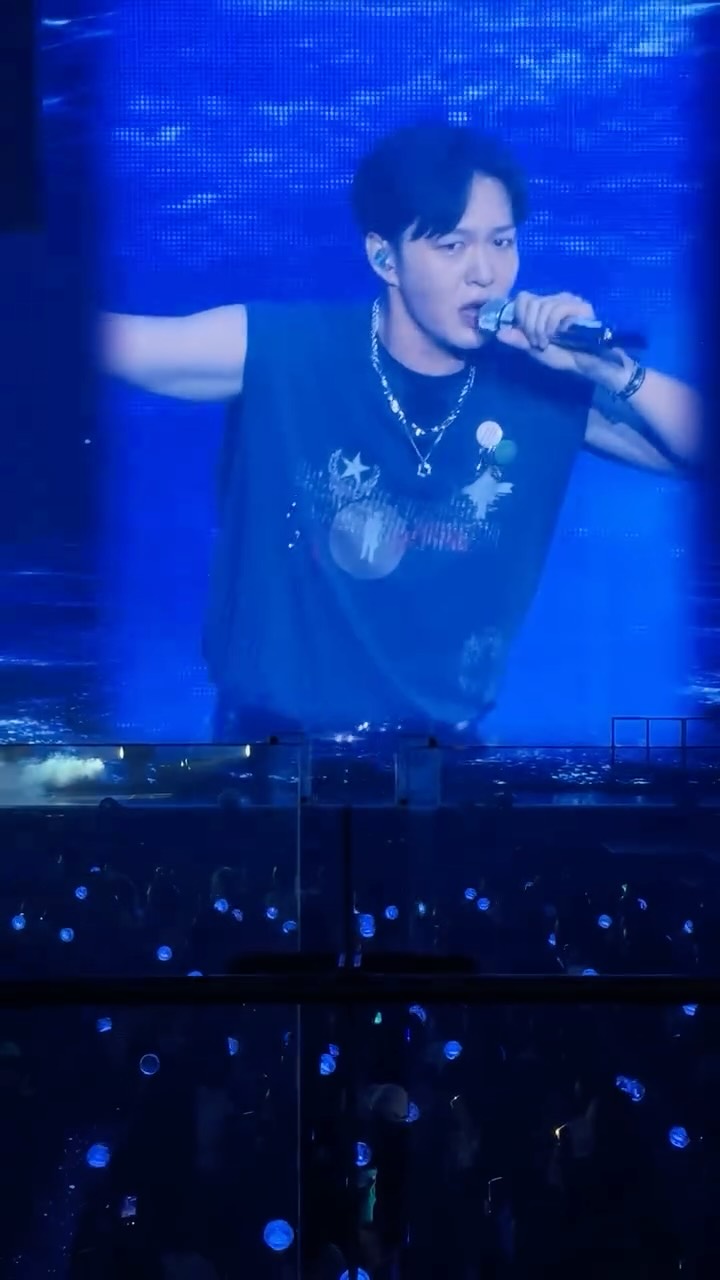 우리 미chill가이 너무 섹시하자너🔥🔥❤️

EDITOR l 하윤진

@lee_cs_btob @leecs_official #이창섭 #미chill가이 #leechangsub