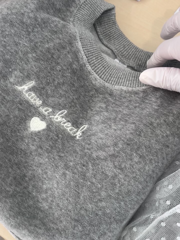 인기쟁이라 물건 빼는중에
잠깐 보여드려요🫶🏻😊

-벨로아세트
보드랍고, 와이드팬츠에 도트 레이스가 치마로
달려있어 너무 소중해요🫶🏻😉

🎄피드속 상품은 모두 쇼핑몰에서 보실 수 있어요.

🎄제니비니 댓글대장 이벤트🎄
1.제니비니 피드에
저장+아무댓글,소통해 주시면,
2.추첨을 통해 가을 신상 랜덤 선물을 드려요! 
3.매주 월요일 발표 

Jenybiny.2011