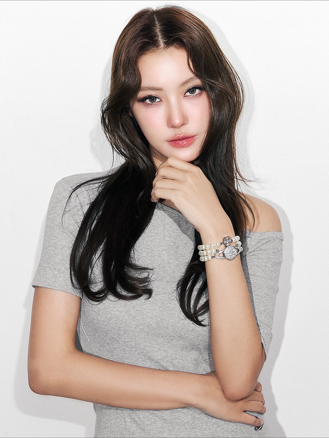 The Strand Pearl Watch available now. The exquisite timepiece draws inspiration from the iconic Three Row Pearl Bas Relief Choker and be found at Central Embassy & Central@CentralwOrld

@viviennewestwood @centraldepartmentstore
#WestwoodStrandWatch