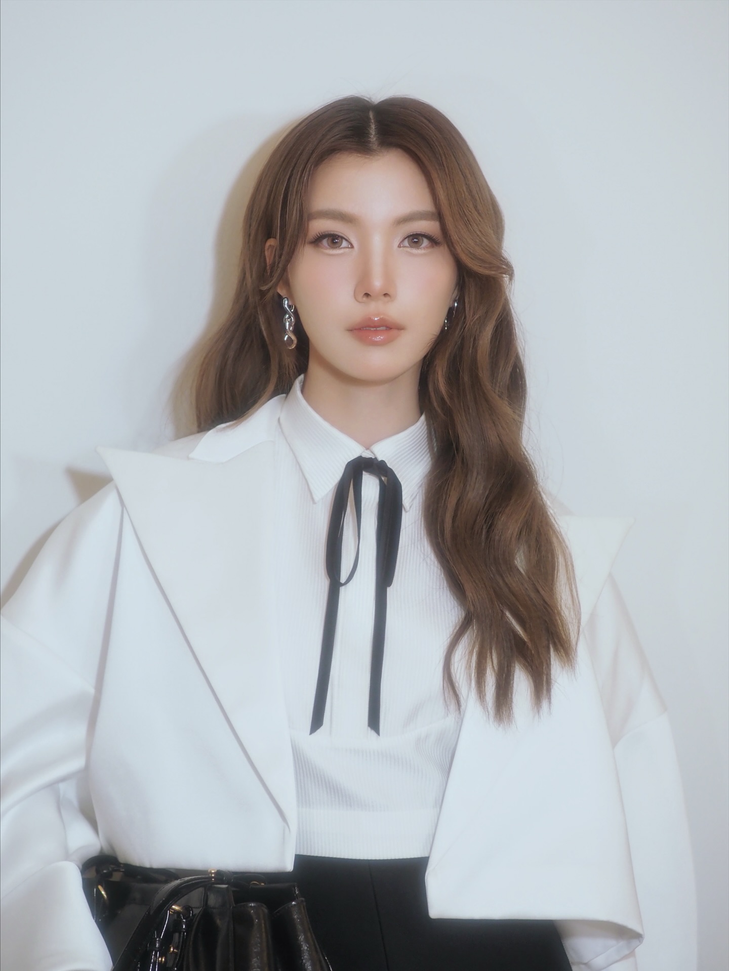 #CharlesKeithShowcase
Armytoast x @orm.kornnaphat 
For @charleskeithofficial @charleskeith_th 
#OrmKornnaphat
Hair by @zam_zambe 
Styled by @art_artery 
Assisted by @mechez @for.fluk_ 
#luxurybeautybyarmytoast 
#armytoastsgirls 
#สวยทุกวี่สวยทุกวัน 
.
.
.
.
.
.
.
.
.
.
.
.
.
.
.
.
.

#ช่างแต่งหน้า #แต่งหน้า #แต่งหน้าทำผม #ช่างแต่งหน้าเจ้าสาว #แต่งหน้าเจ้าสาว #เจ้าสาว #สอนแต่งหน้า #แต่งหน้าเสริมโหงวเฮ้ง  #asian #asianmodel #model #fashion #photographer #fashionicon #star #superstar #celebrity #thailandmakeup #makeupthailand #thailandmakeupartist