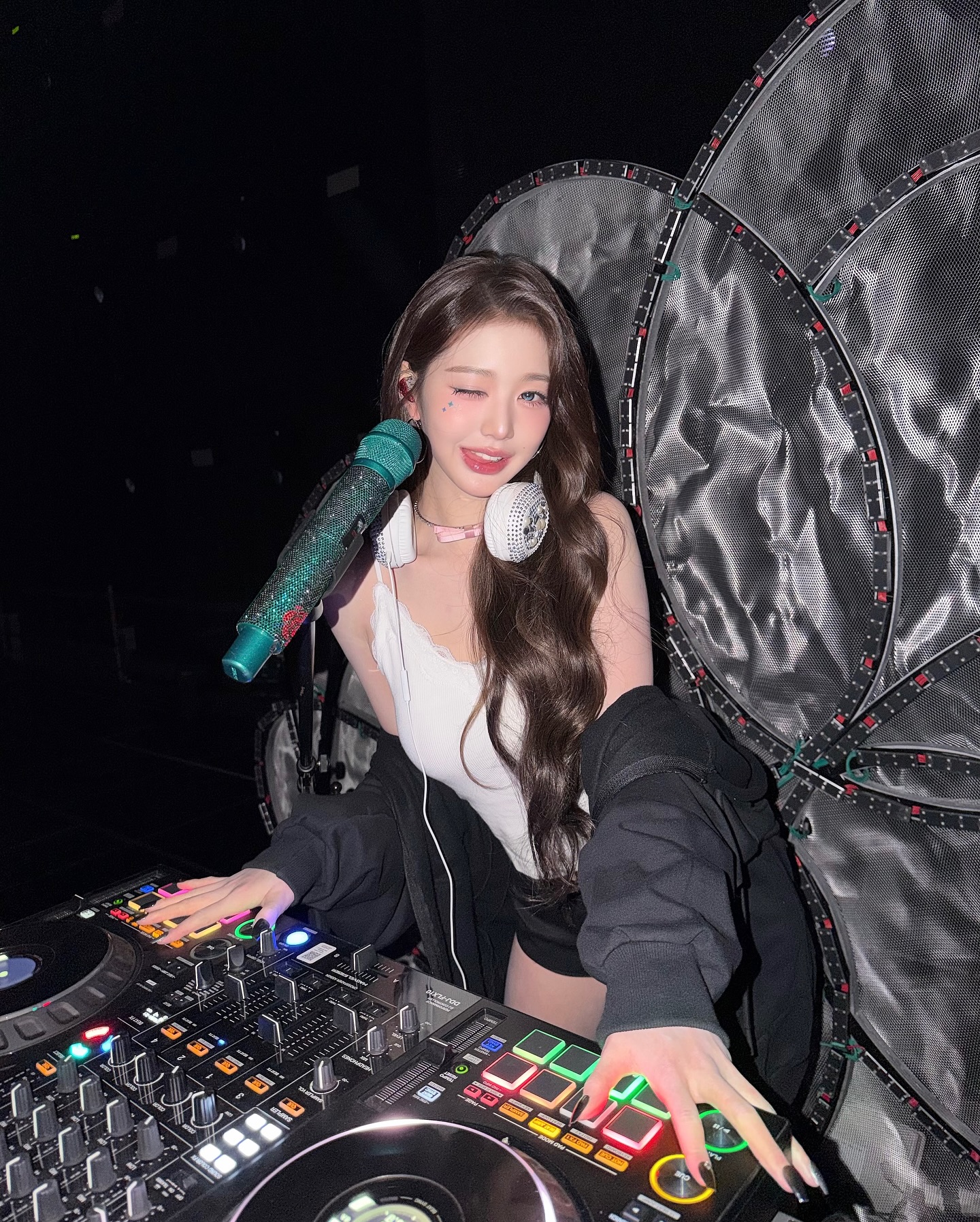 🎶🎵🪩🖤🎆💕