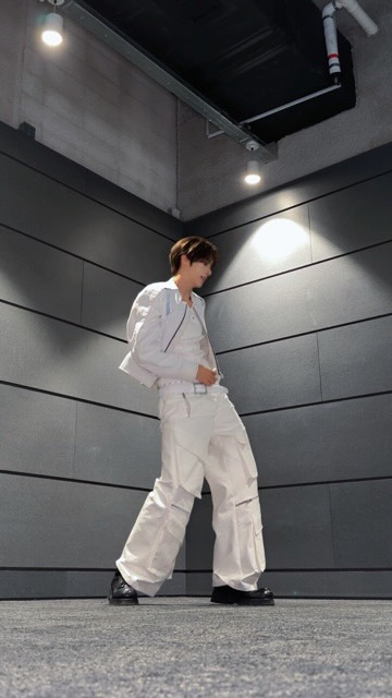 I need you right in my space

#YOUNGJAE #영재
#TWS #투어스 #247WithUs