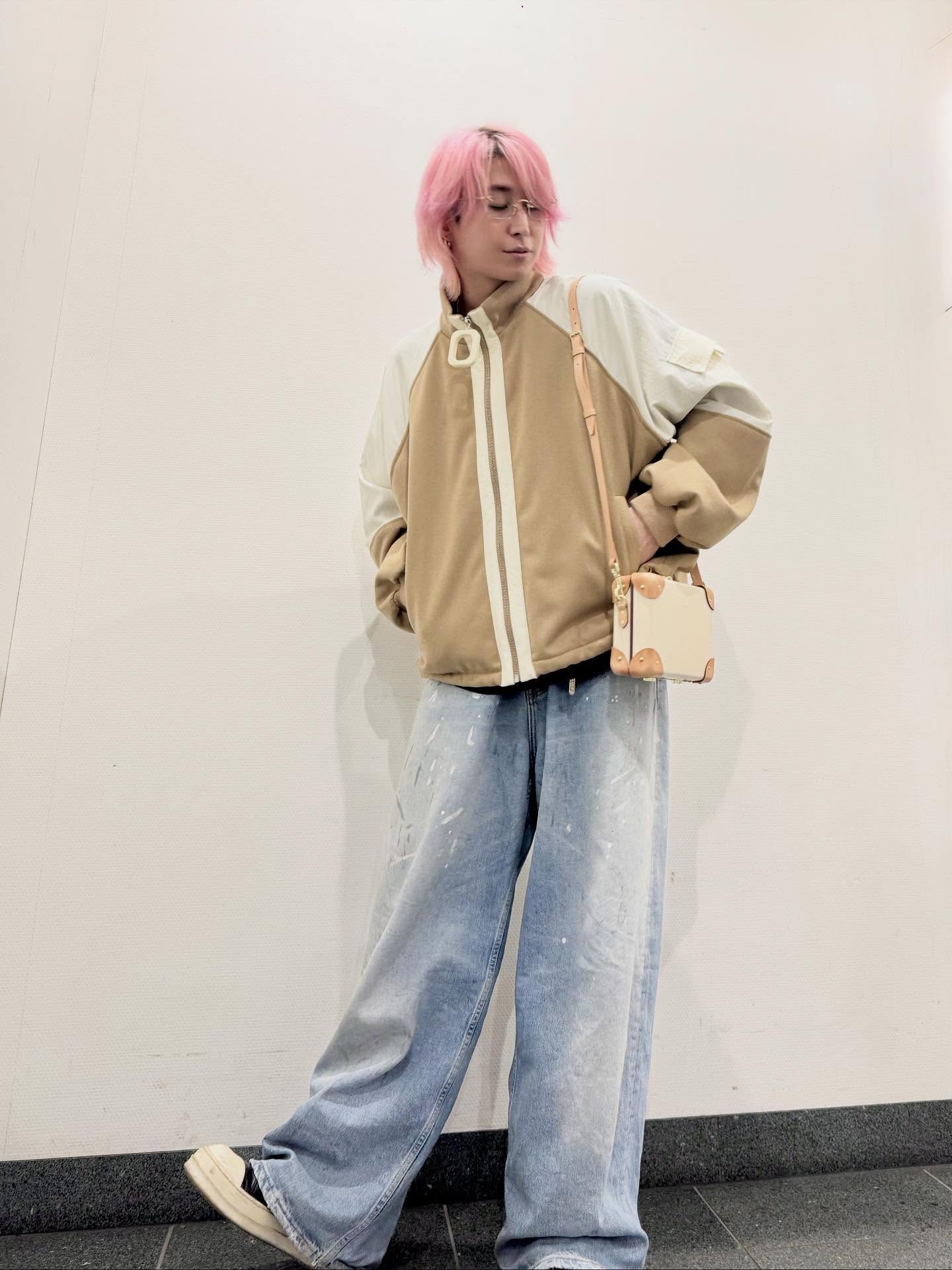 #ベージュ

白×ベージュ

クリームっぽい色好き (^^) 

#秋服 ？ #冬服 ？

#佐久間の私服

#佐久間のイソスタ